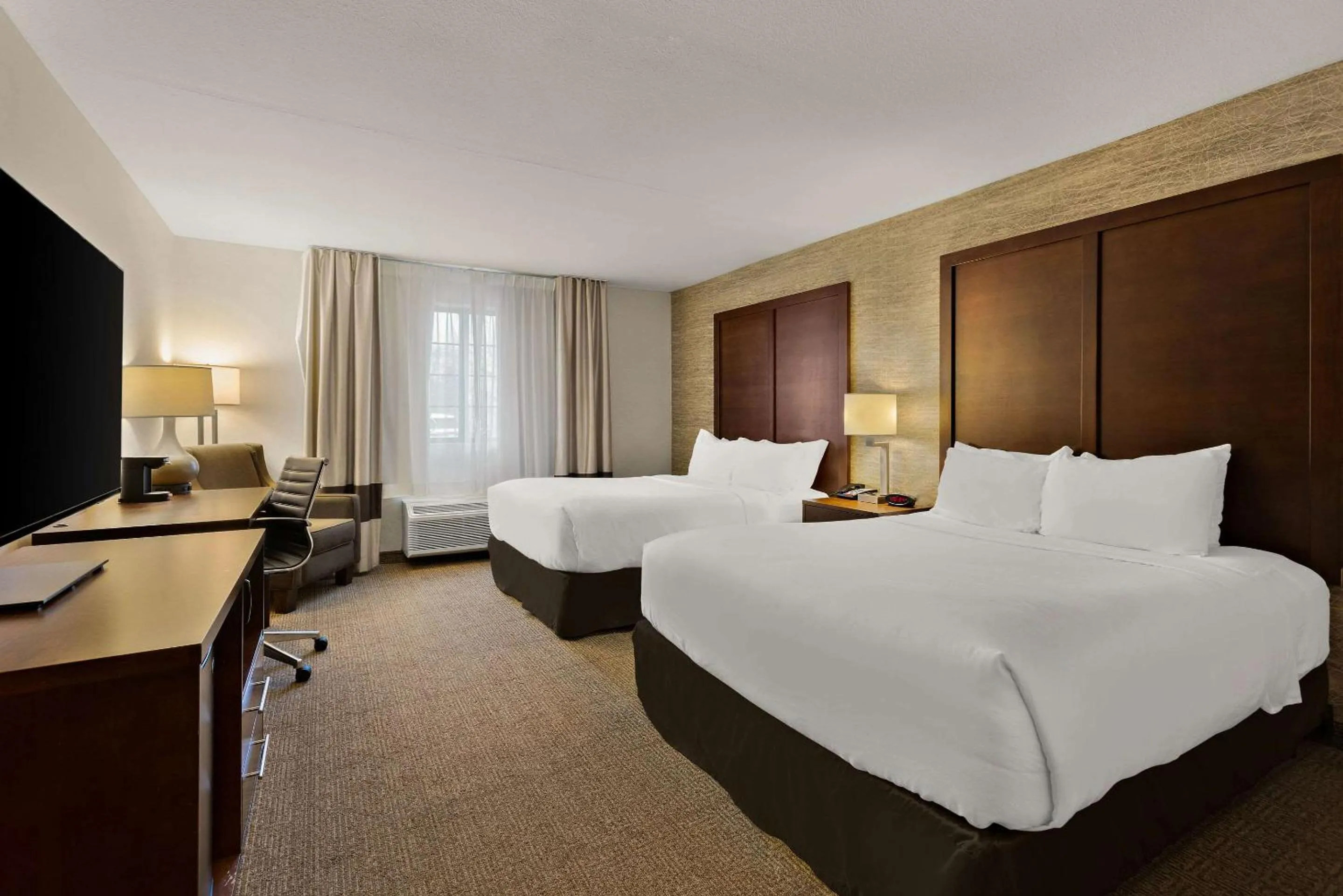 Bedroom, Bed in Comfort Inn & Suites Ludington near US-10