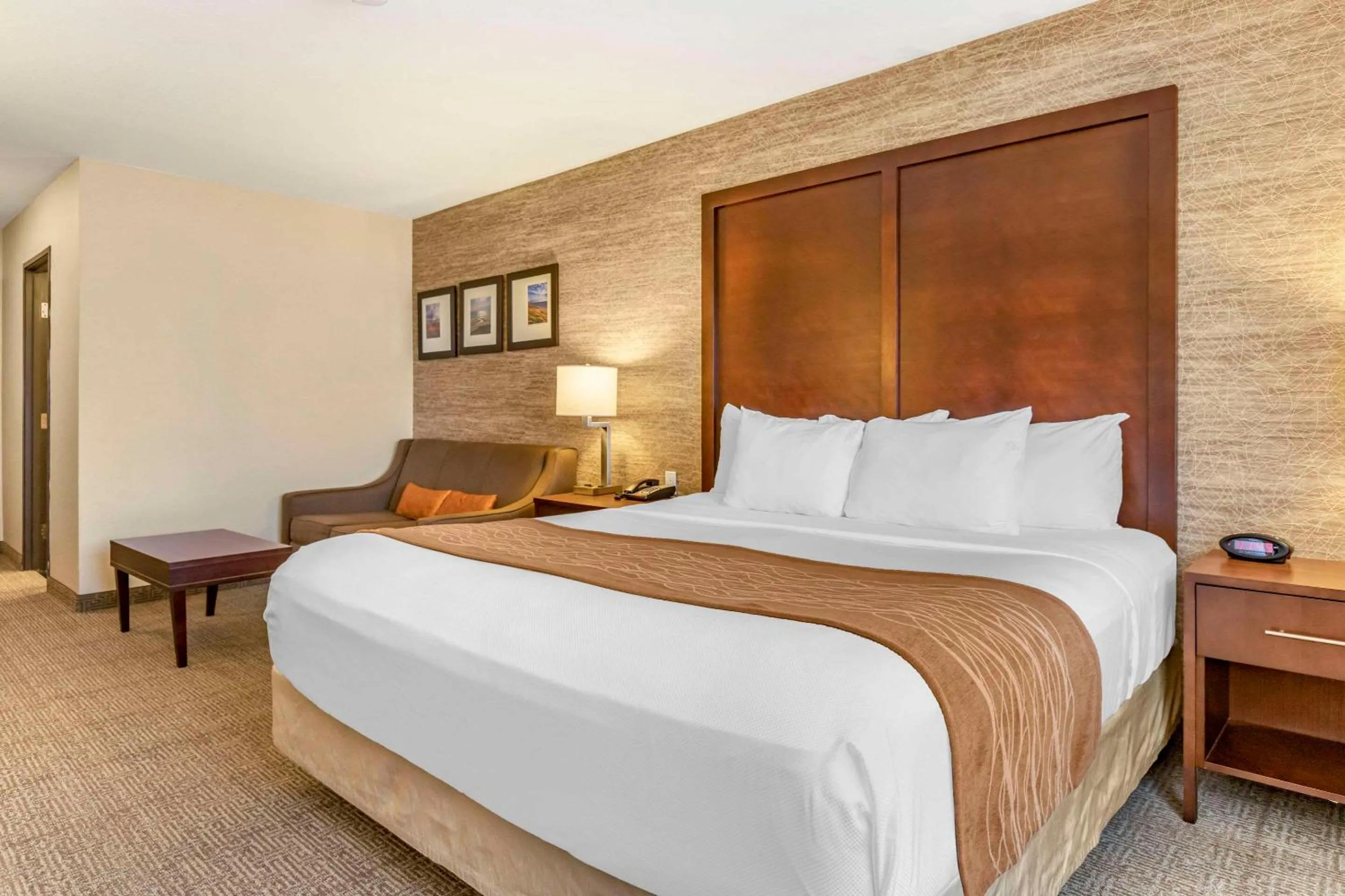 Bedroom, Bed in Comfort Inn & Suites Ludington near US-10