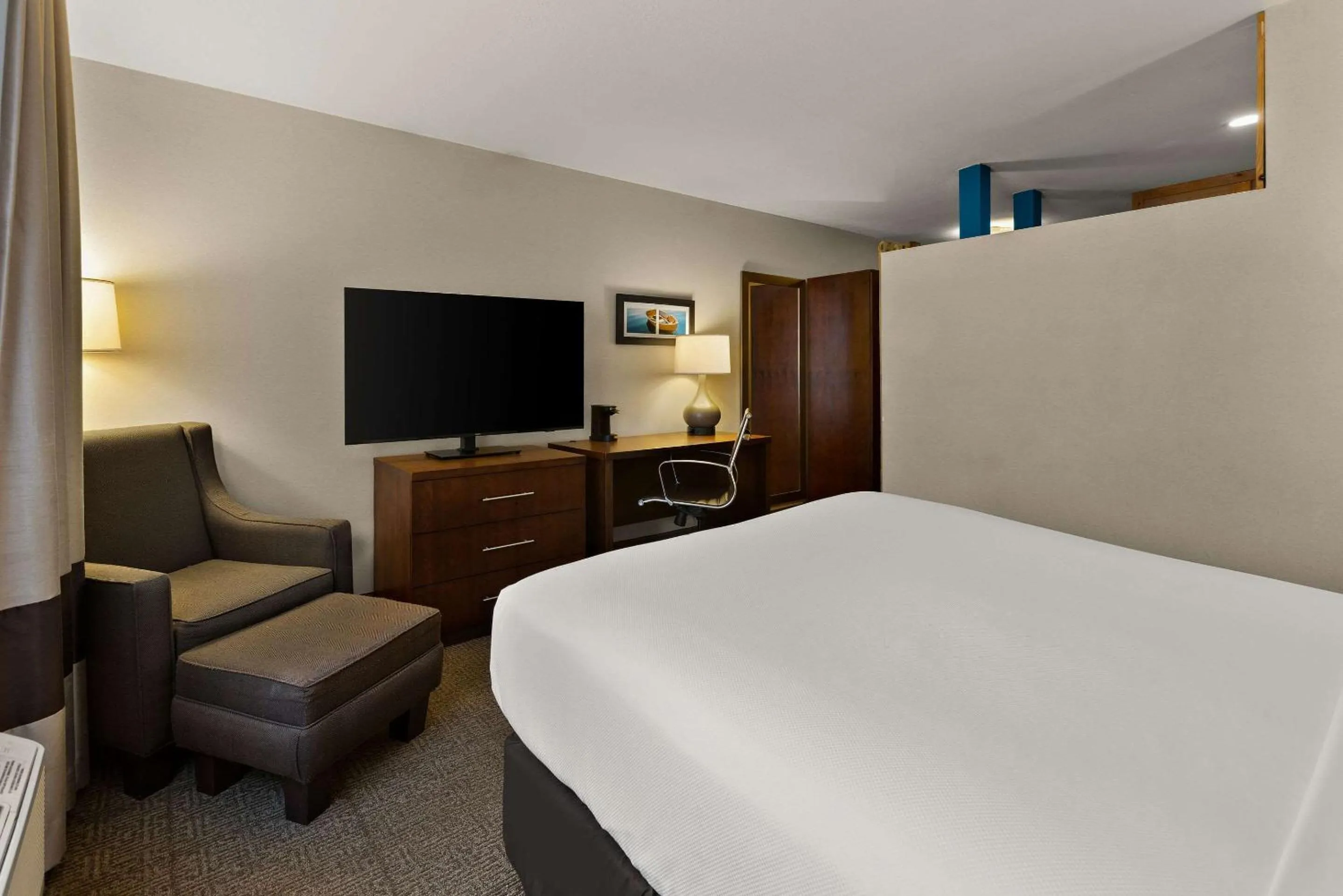 Bedroom, Bed in Comfort Inn & Suites Ludington near US-10