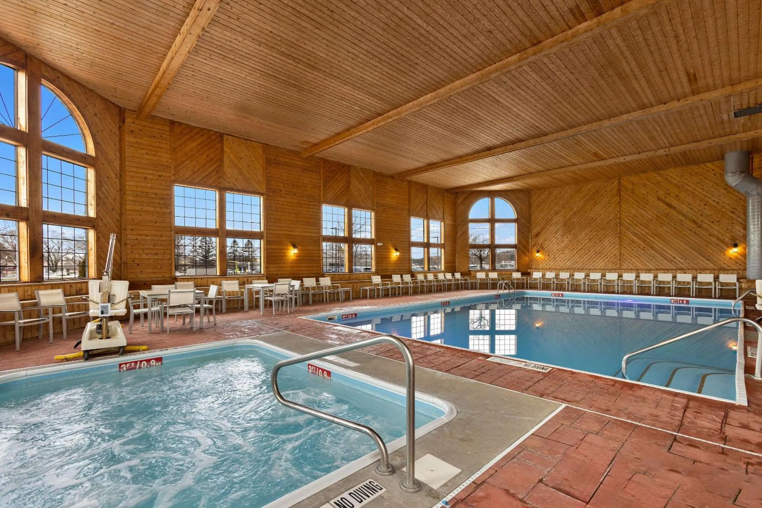 Swimming pool in Comfort Inn & Suites Ludington near US-10