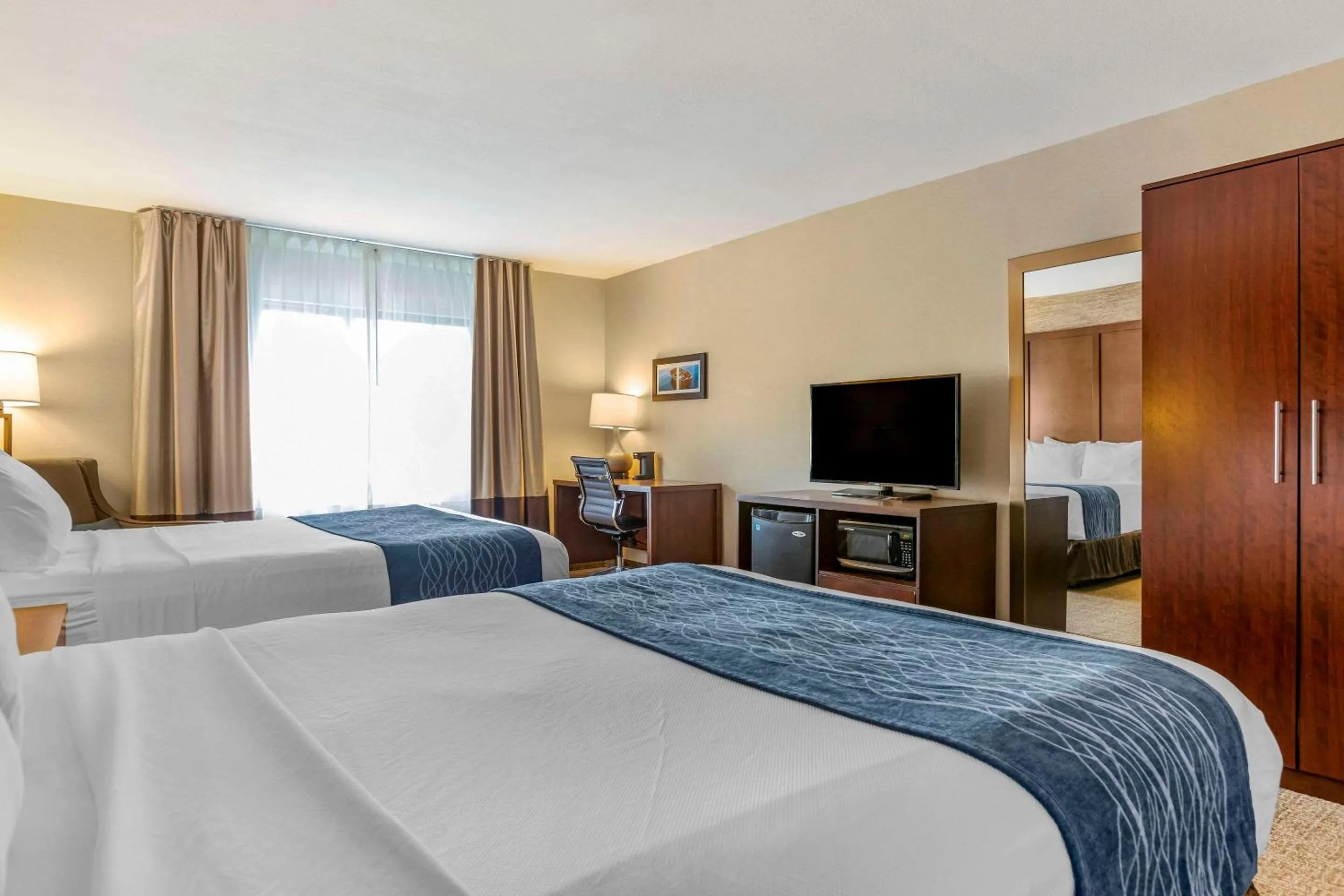 Bedroom, Bed in Comfort Inn & Suites Ludington near US-10