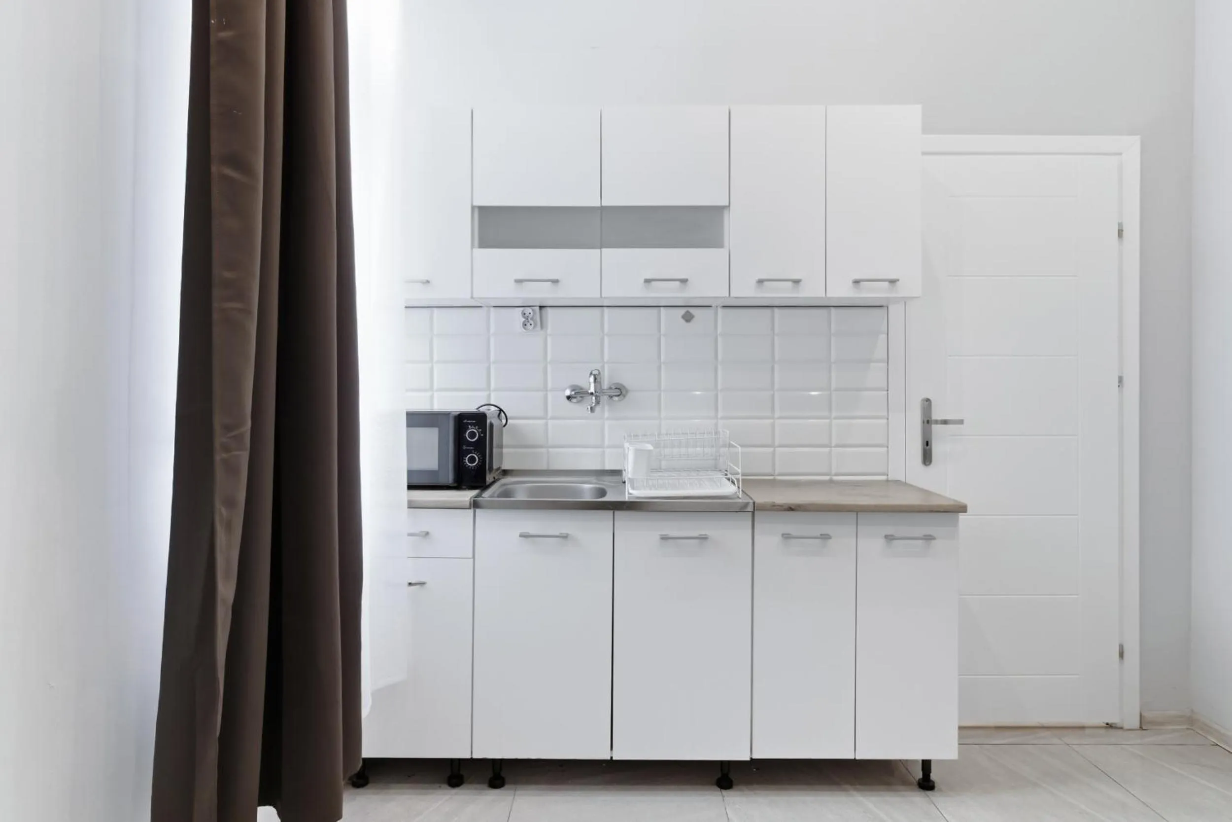Kitchen or kitchenette in 70s Guest room
