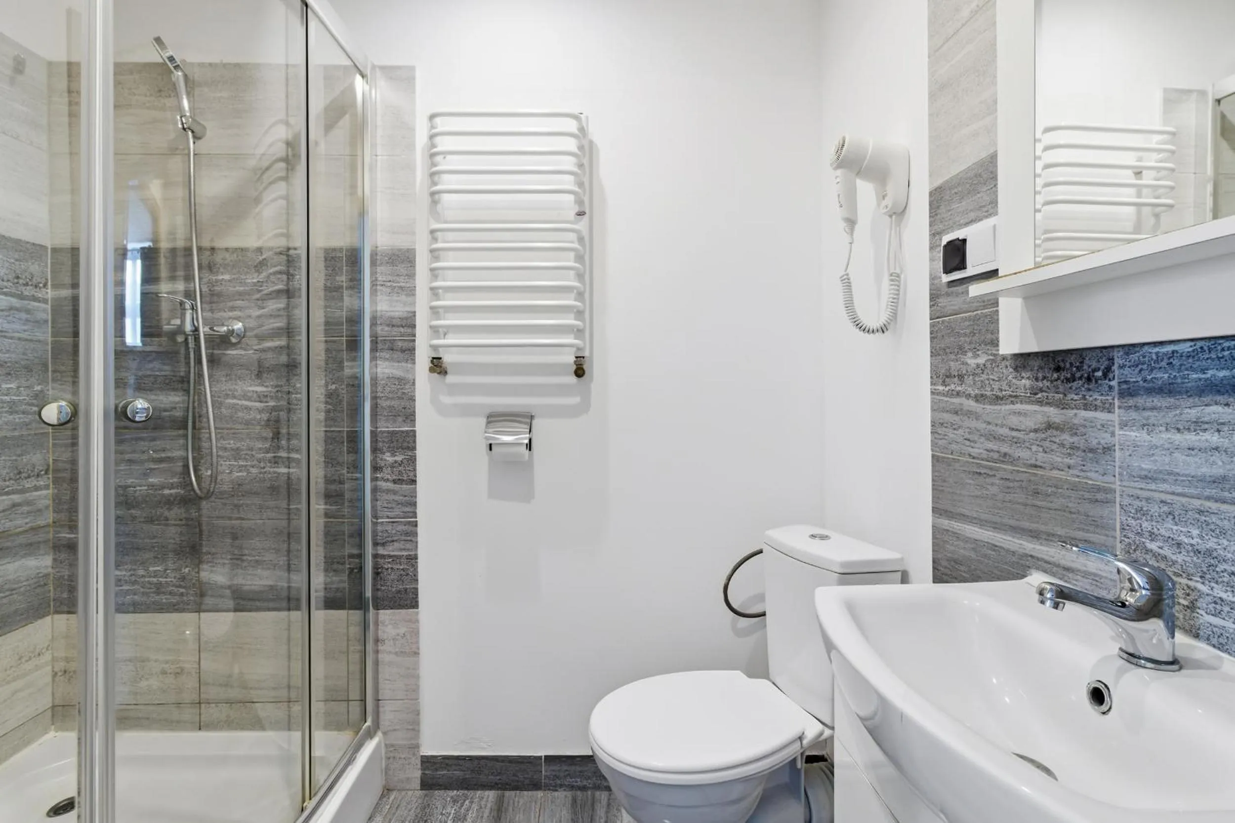 Shower in 70s Guest room