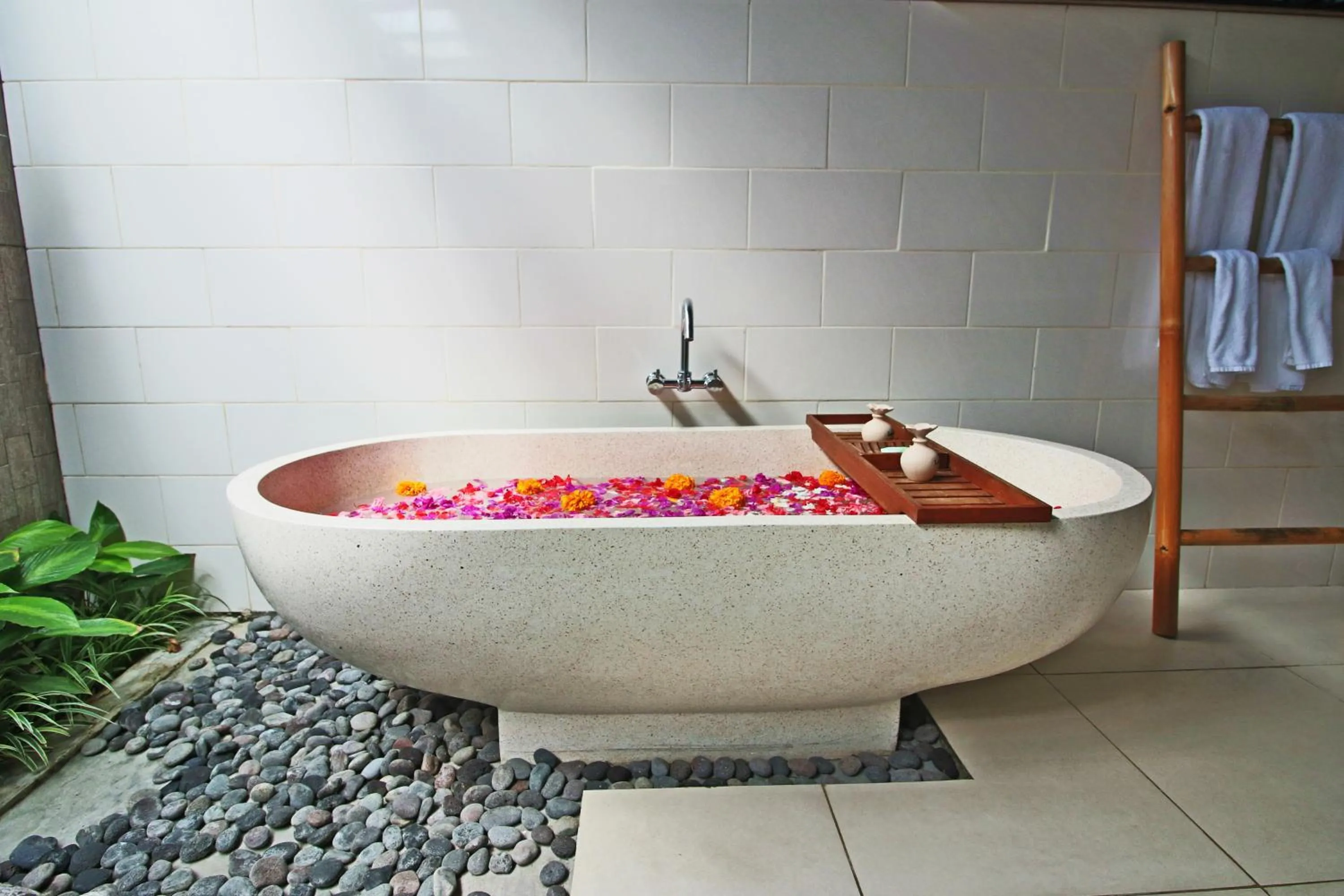 Bathroom in Solo Villas & Retreat