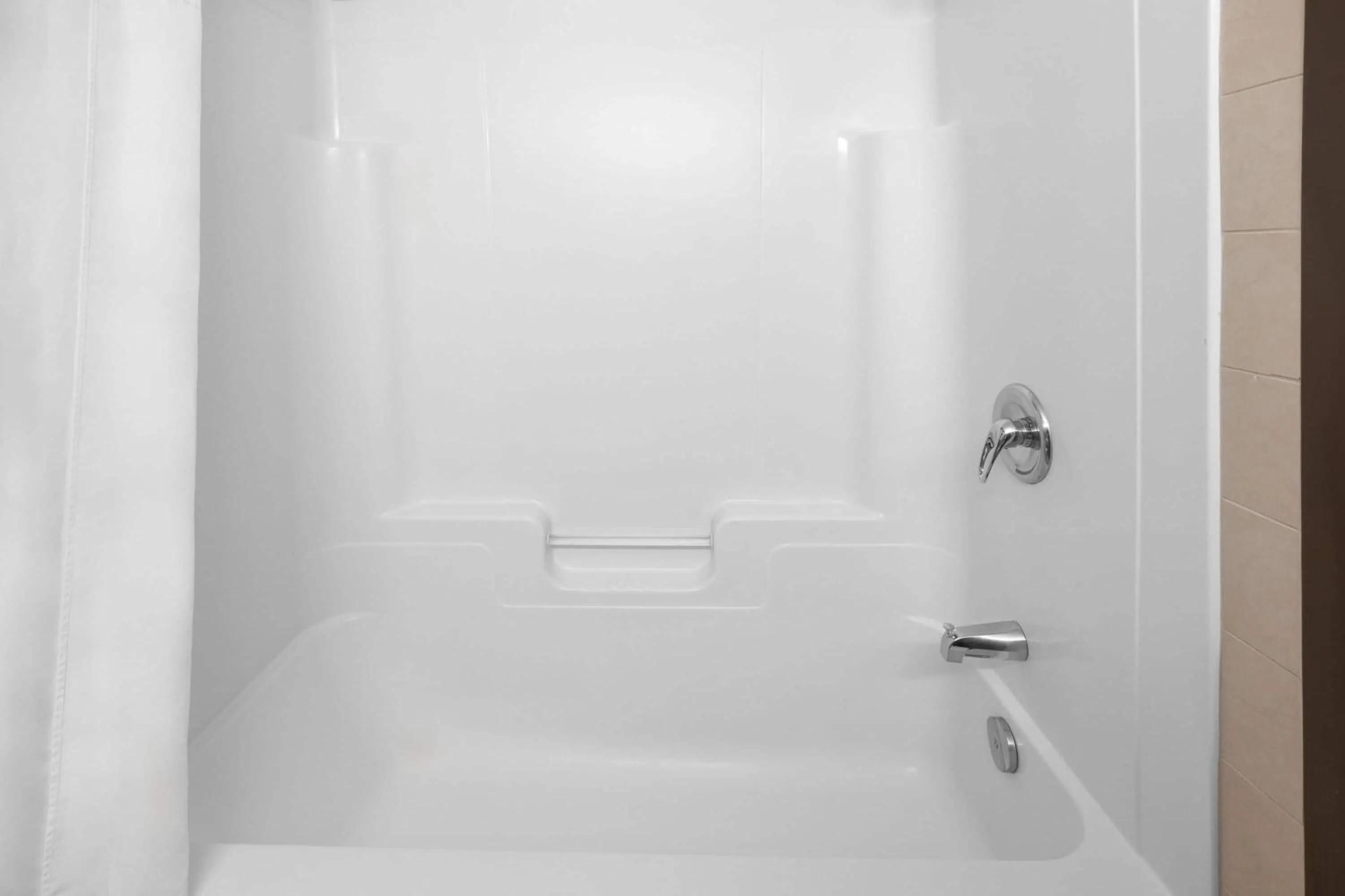 Bathroom in Super 8 by Wyndham Quebec City