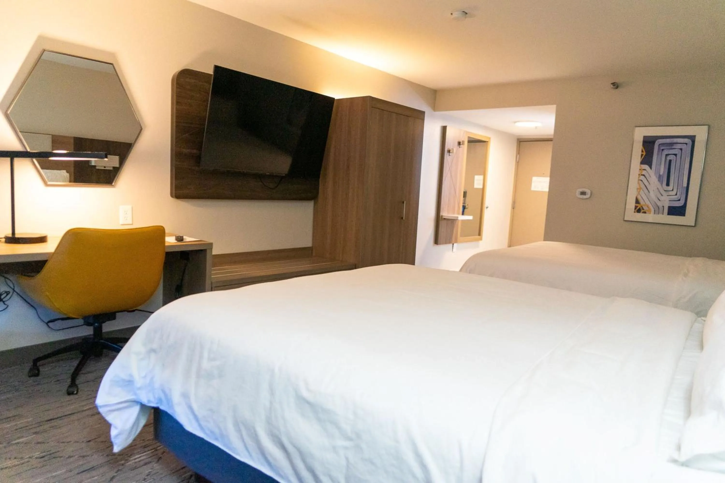 Photo of the whole room, Bed in Holiday Inn Express La Junta by IHG