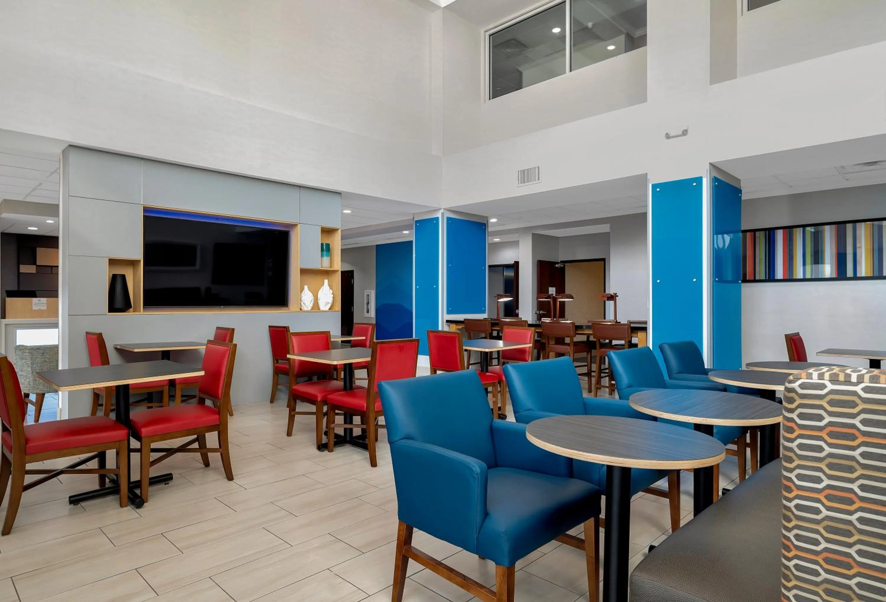 Breakfast in Holiday Inn Express Hotel & Suites Lufkin South by IHG