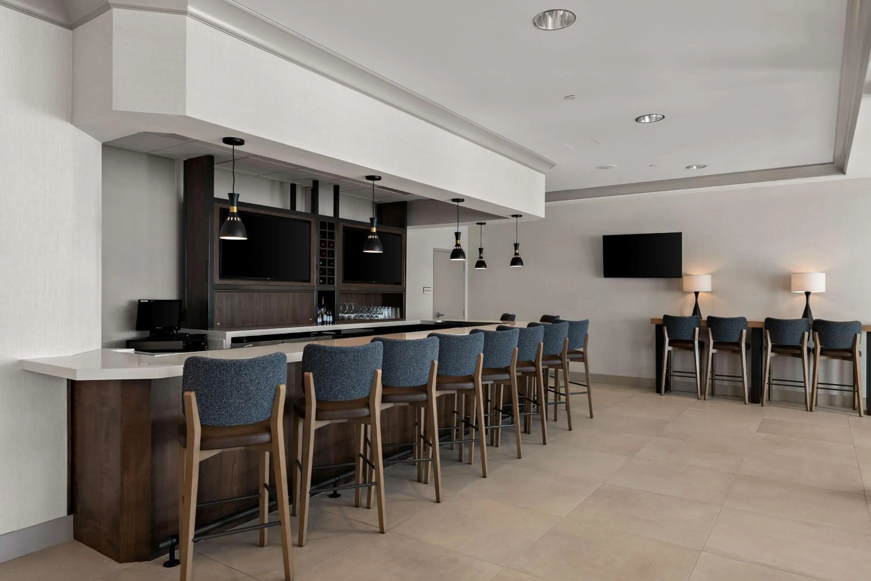 Lounge or bar in Hilton Garden Inn Omaha East/Council Bluffs