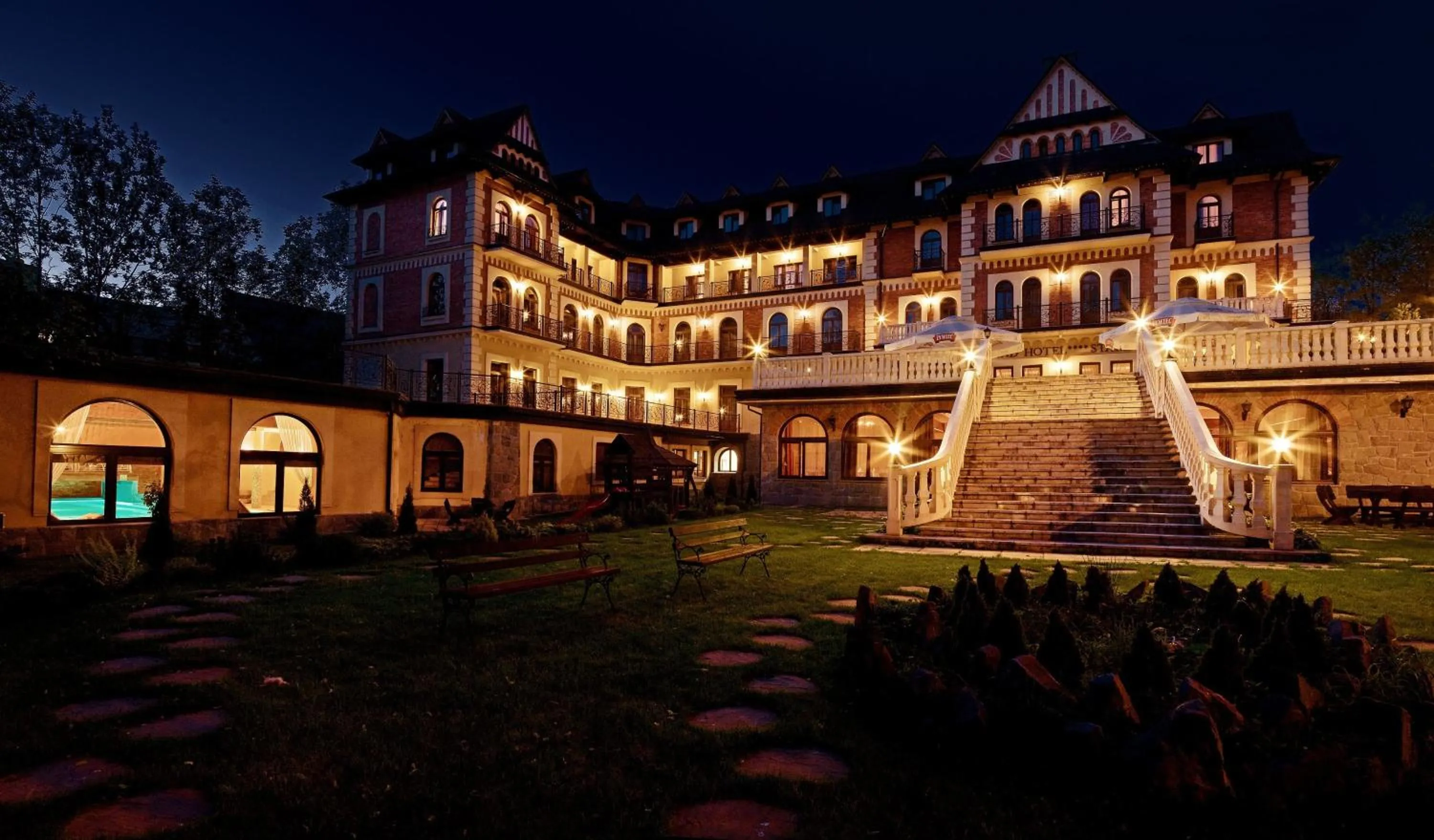 Facade/entrance in Grand Hotel Stamary
