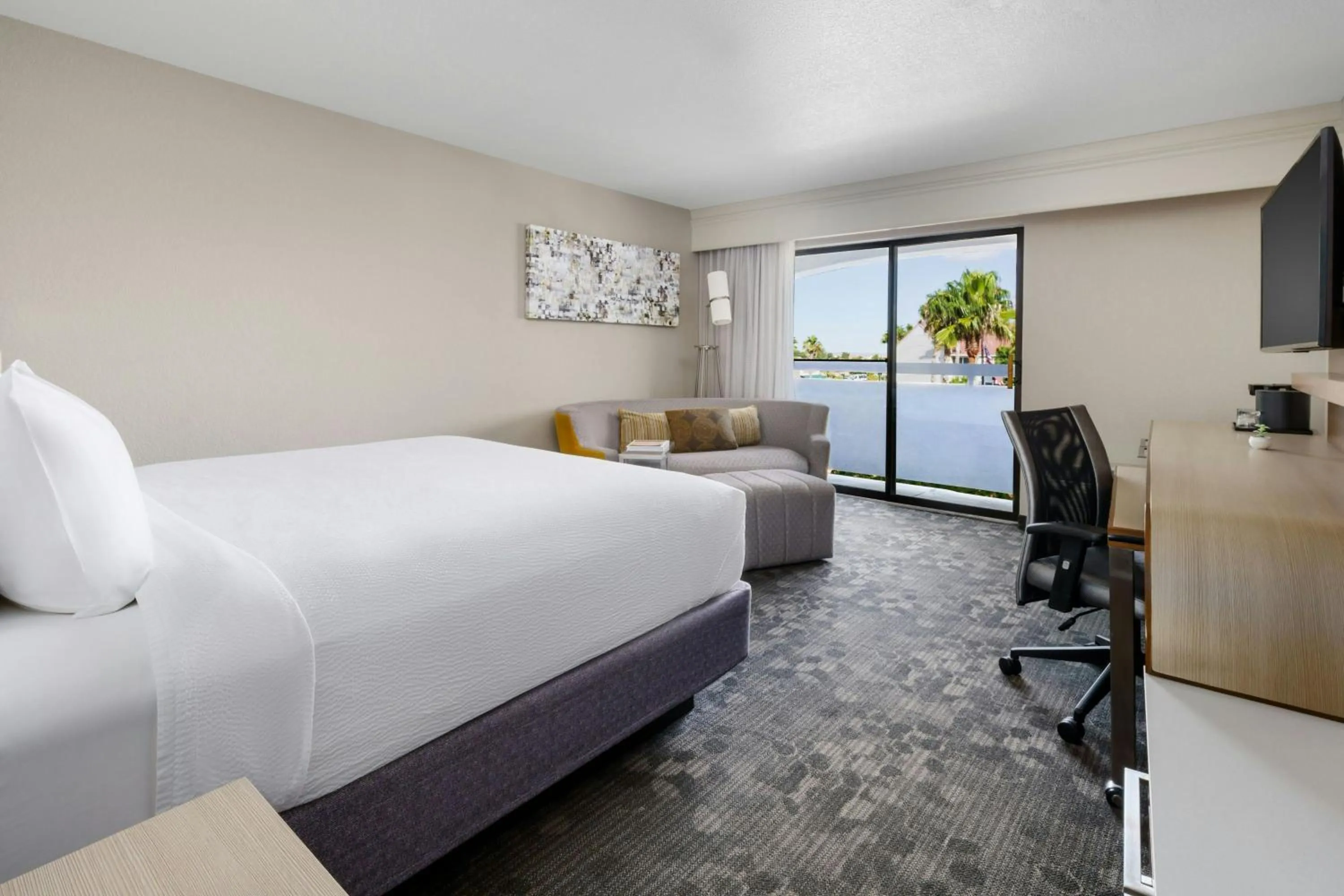 Photo of the whole room, Bed in Courtyard by Marriott Palmdale
