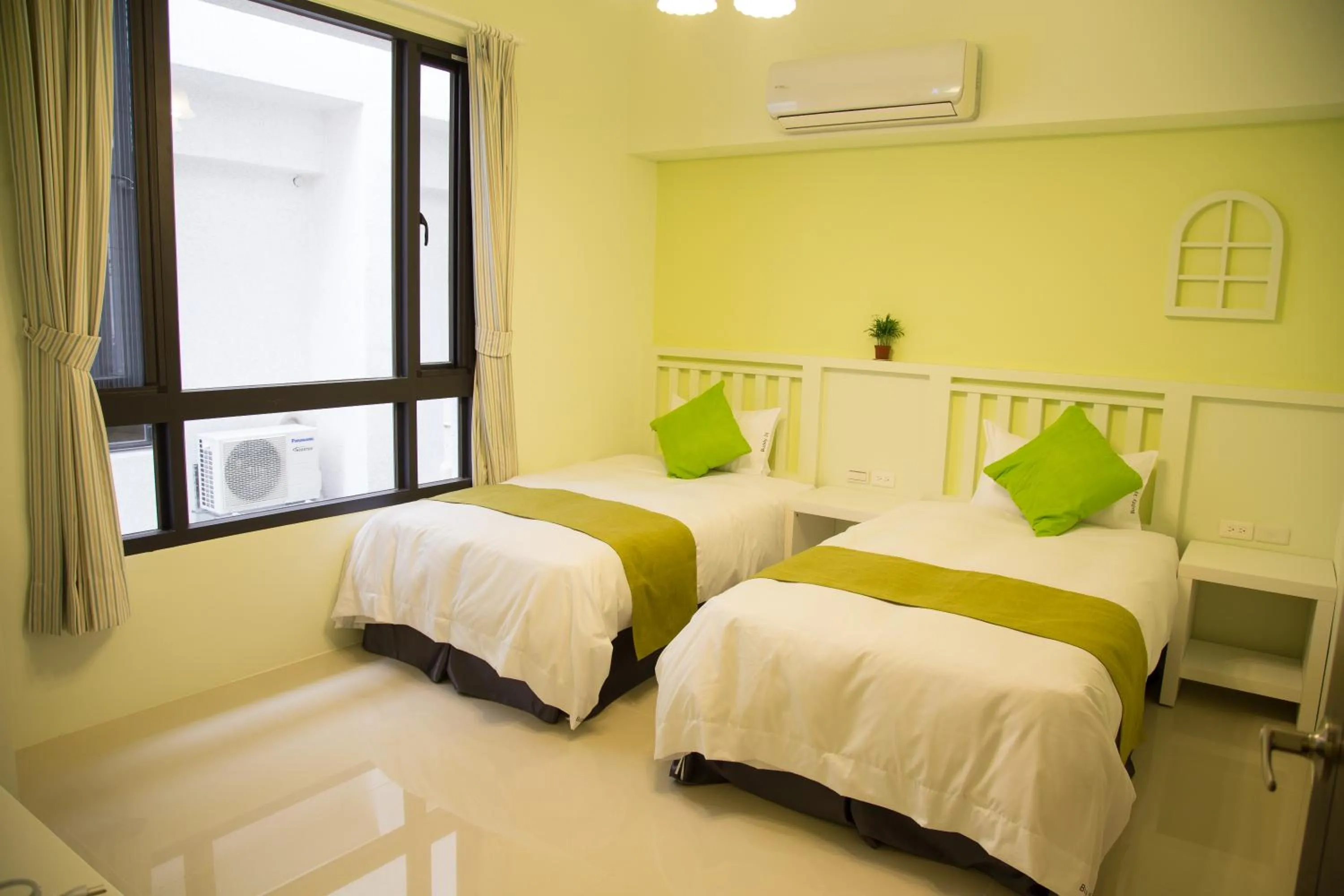 Photo of the whole room, Bed in BUDDY 35