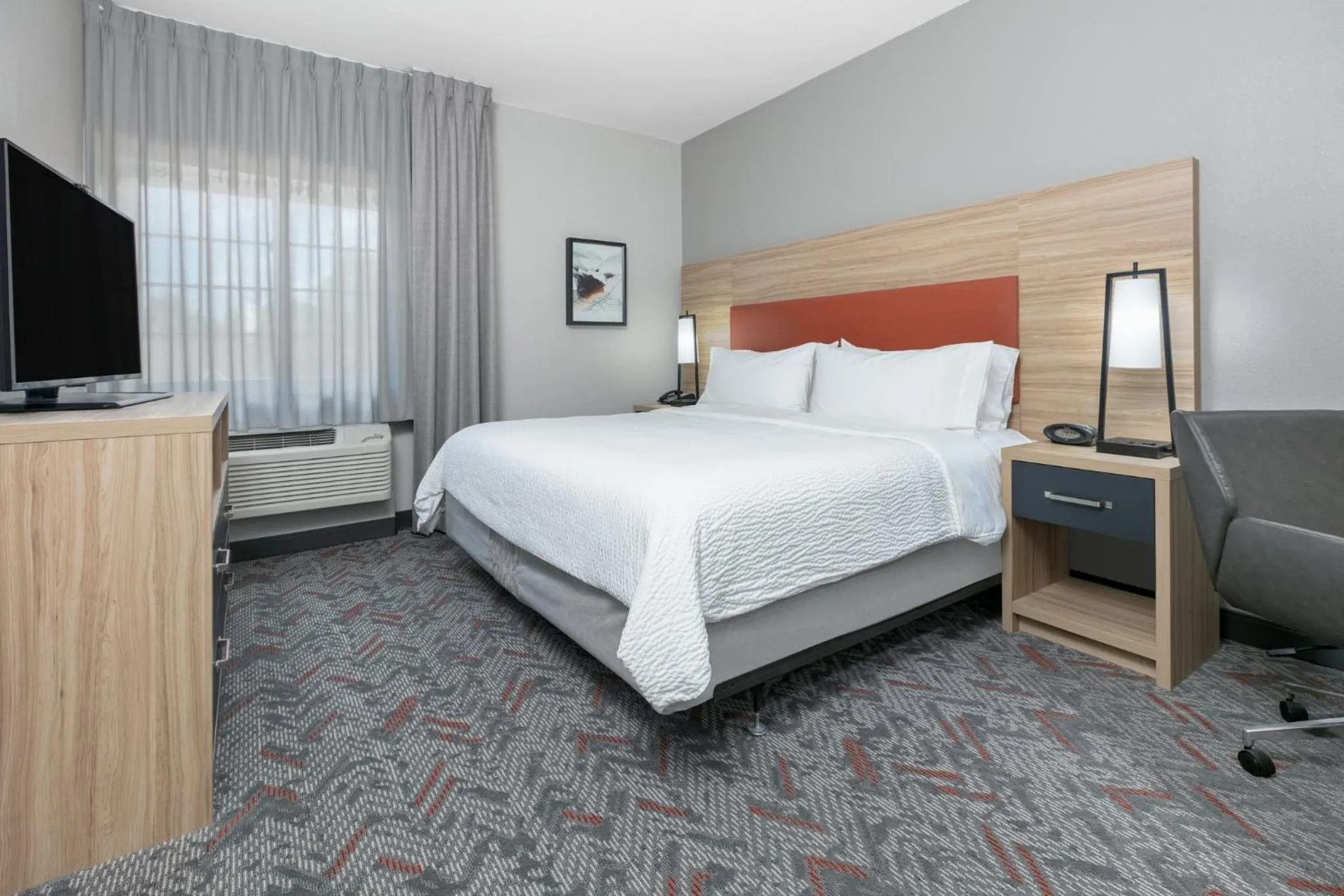 Photo of the whole room, Bed in Candlewood Suites Lake Jackson by IHG