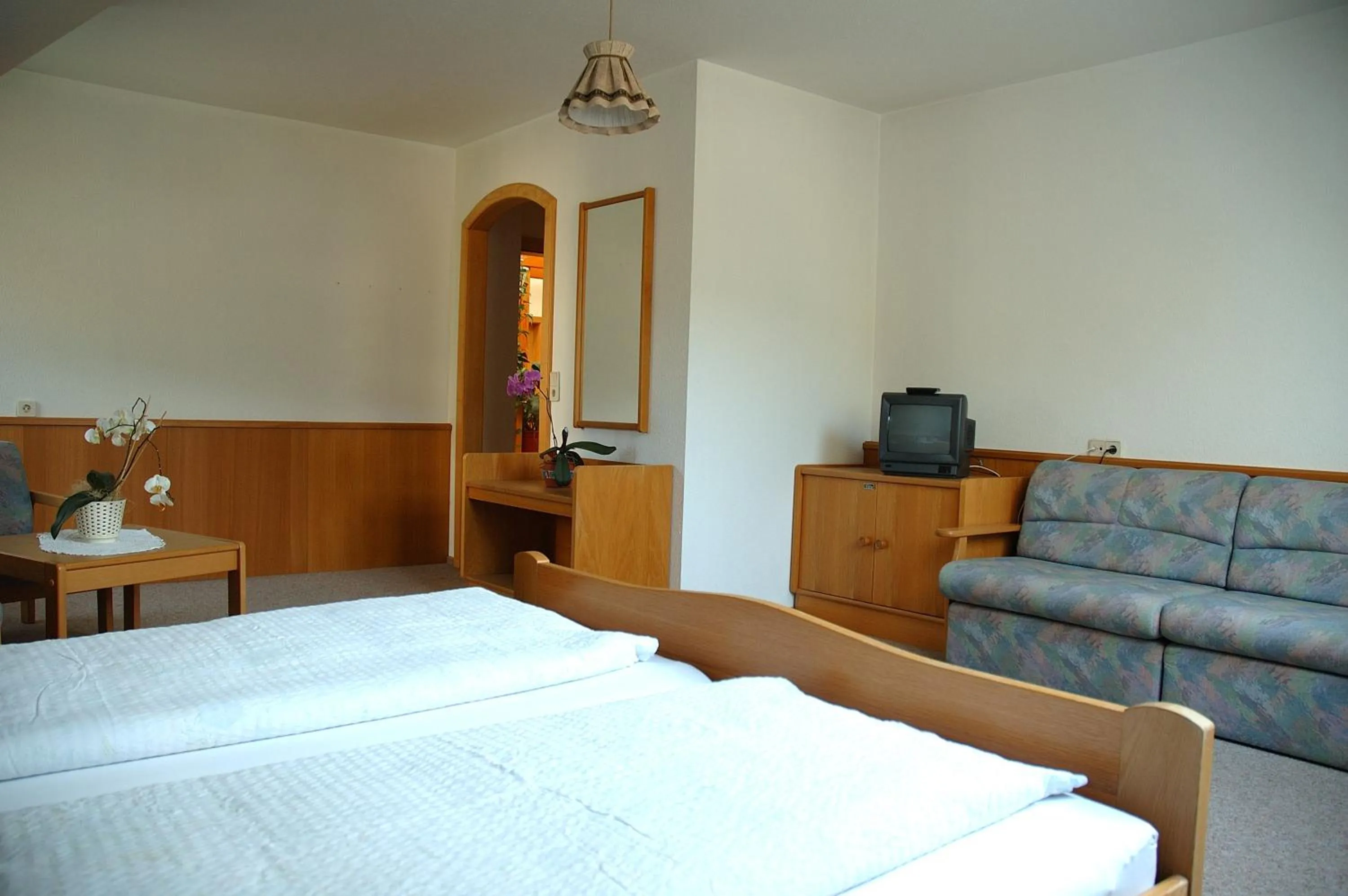 Photo of the whole room, Bed in Kronenwirt