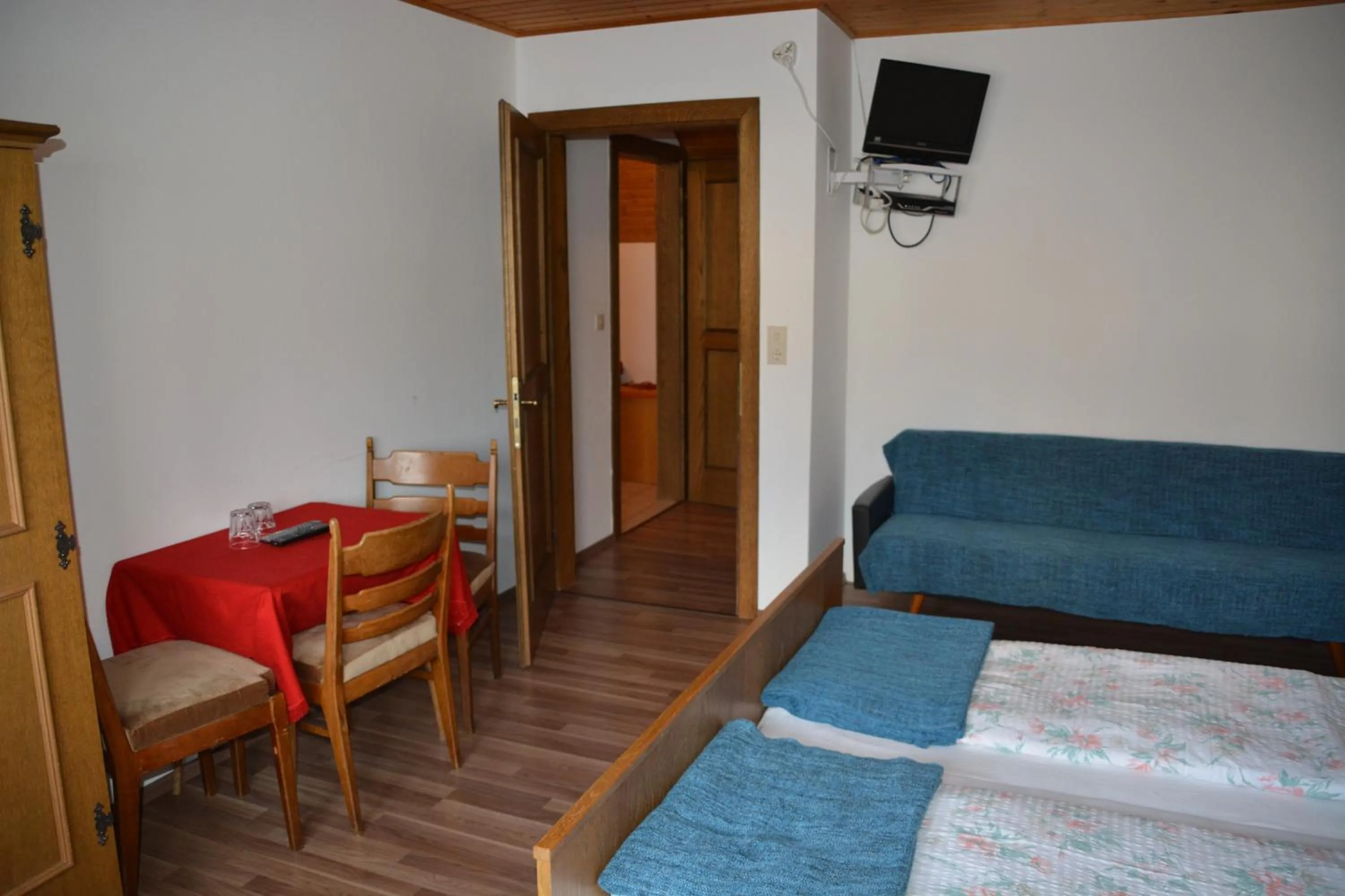 Bedroom, Bed in Kronenwirt