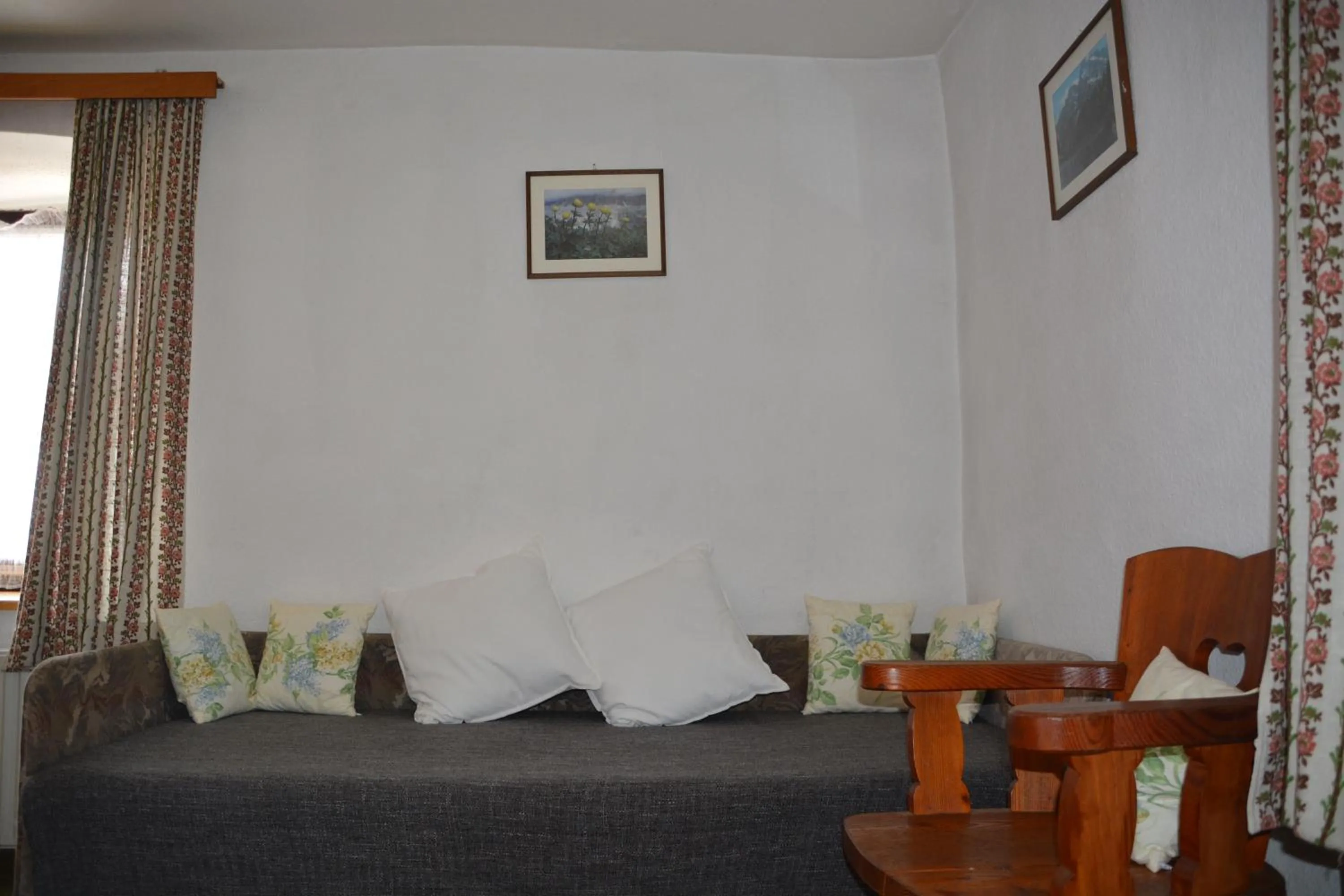 Living room, Bed in Kronenwirt