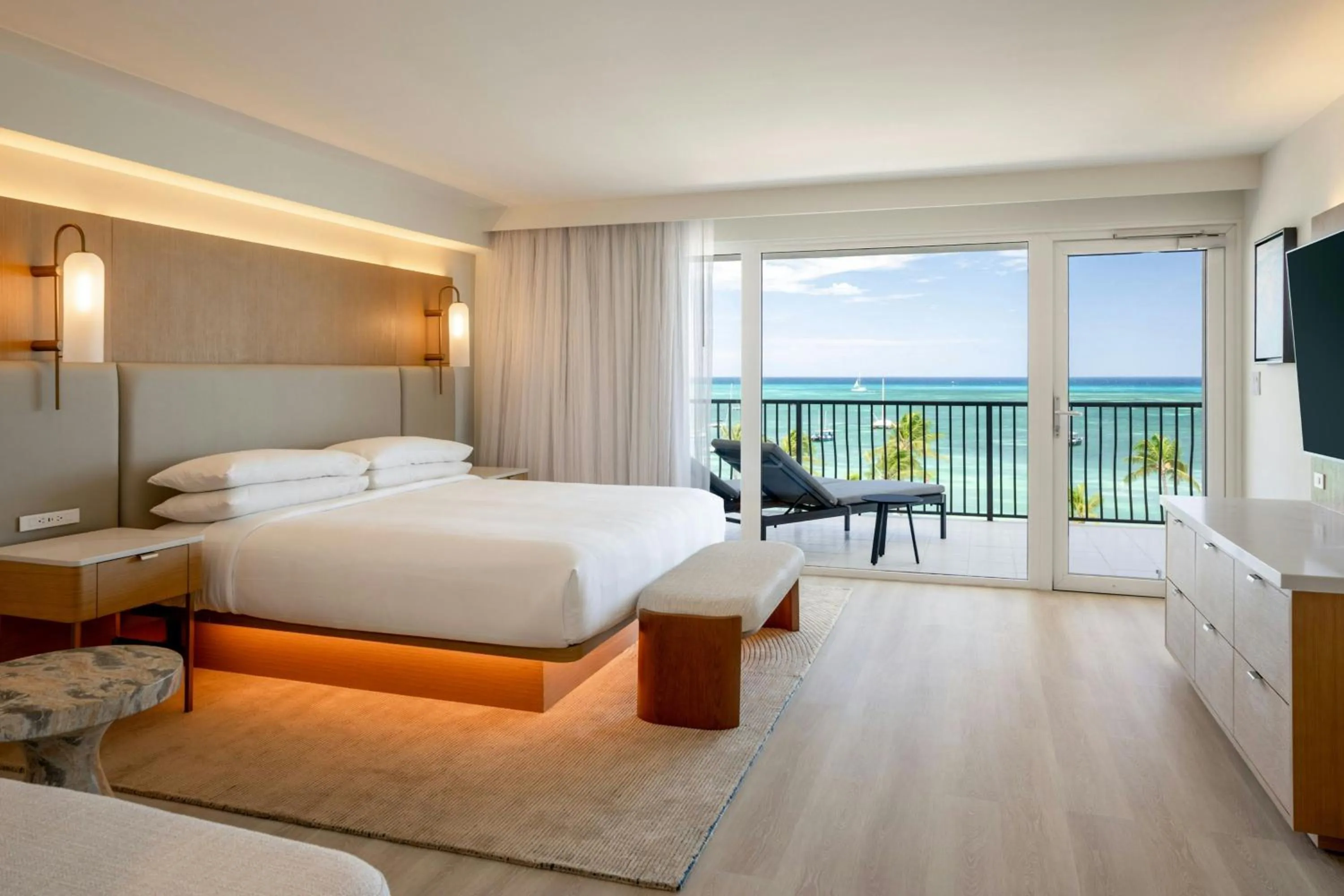 Bedroom, Bed in Aruba Marriott Resort & Stellaris Casino