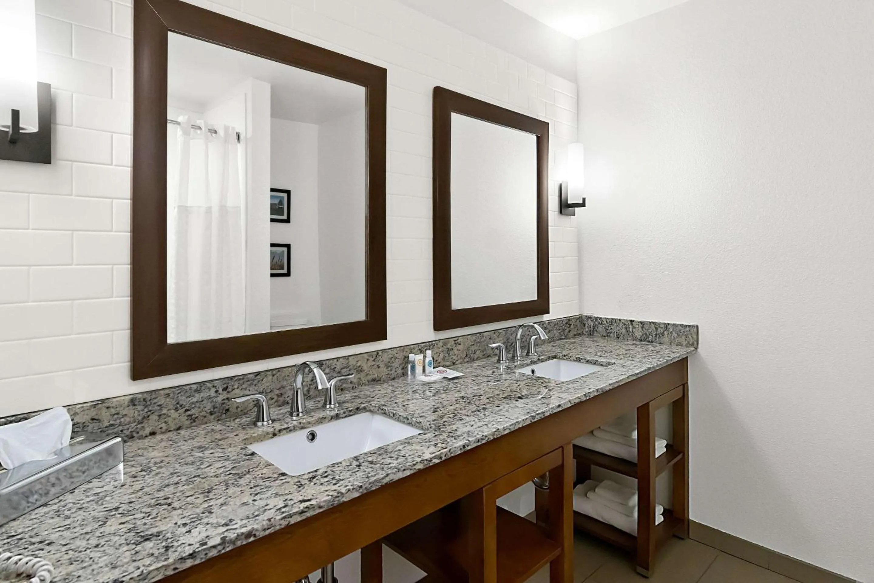 Bedroom in Comfort Suites Rensselaer near Fair Oaks