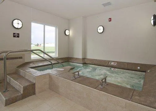 Hot Tub in Sleep Inn & Suites Marshall - University Area