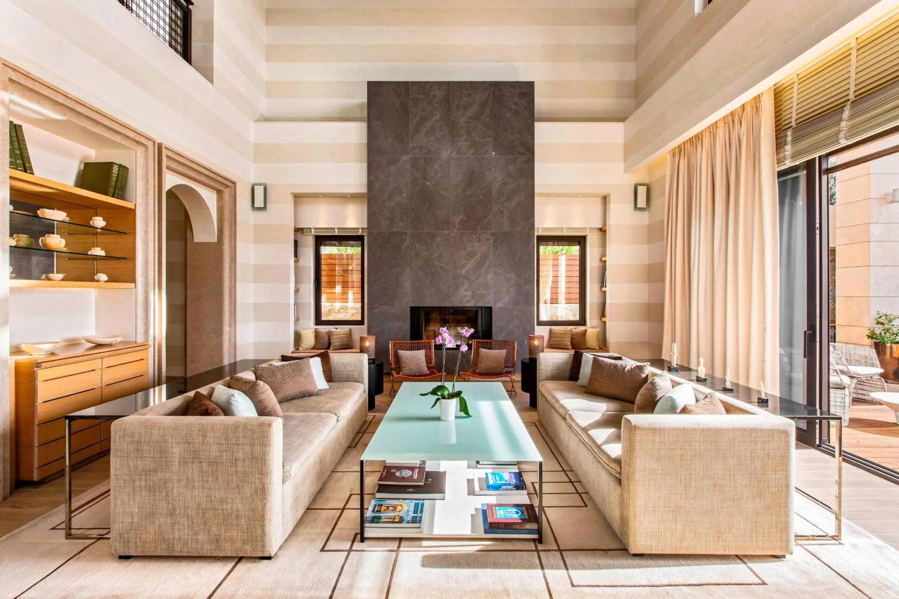 Living room in The Romanos, a Luxury Collection Resort, Costa Navarino