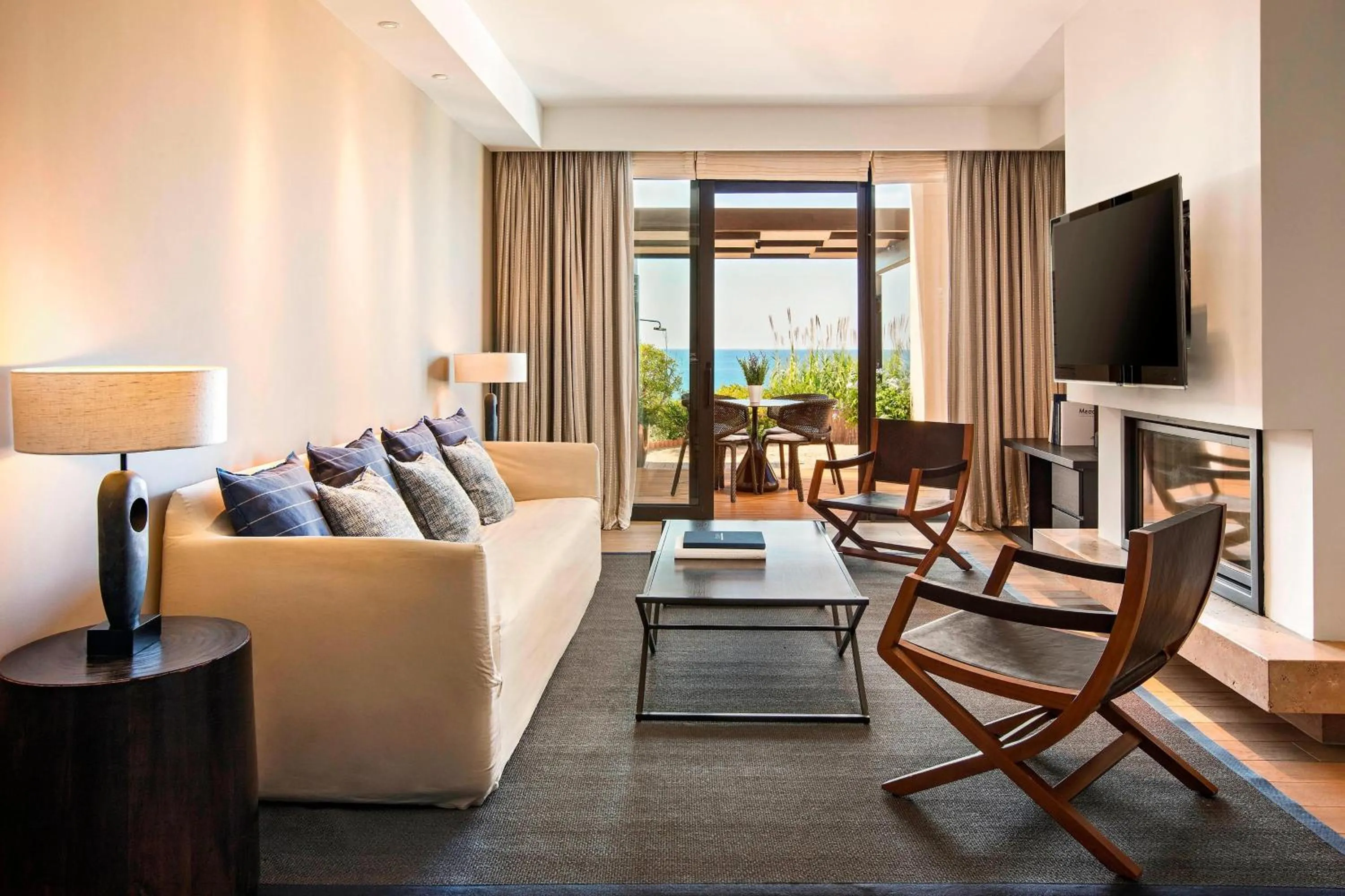 Living room in The Romanos, a Luxury Collection Resort, Costa Navarino