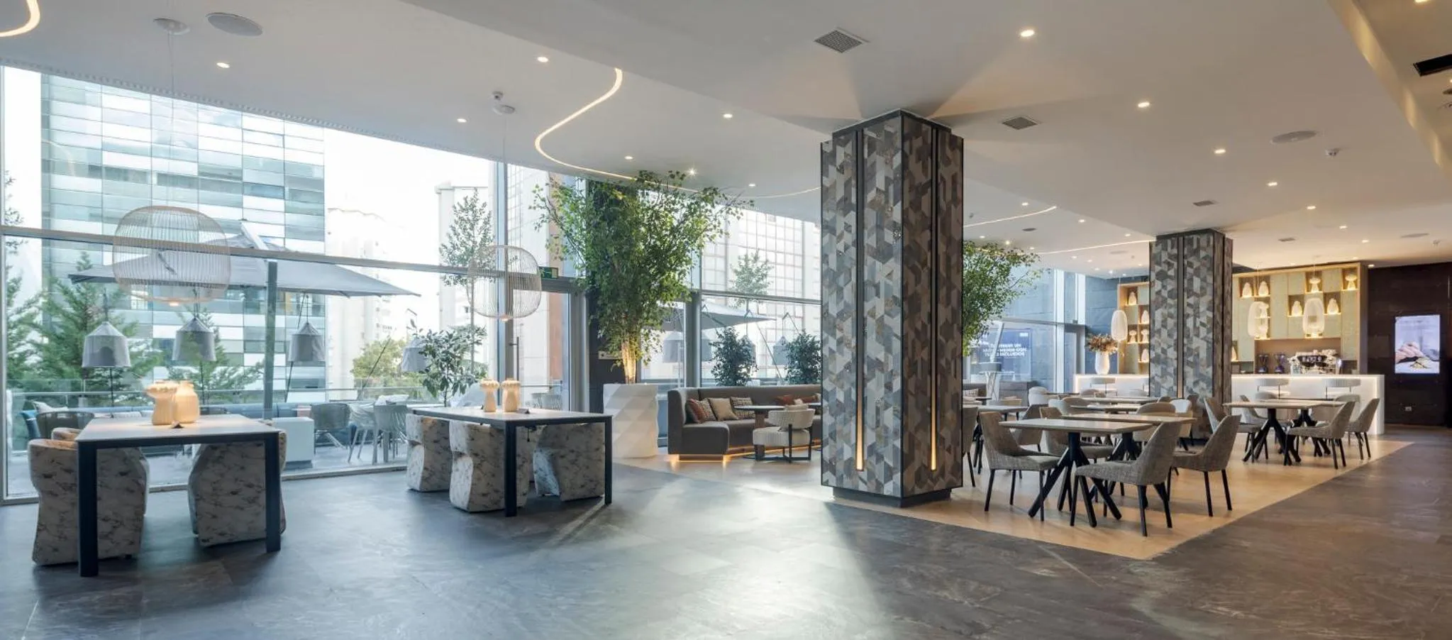 Seating area in Ilunion Atrium