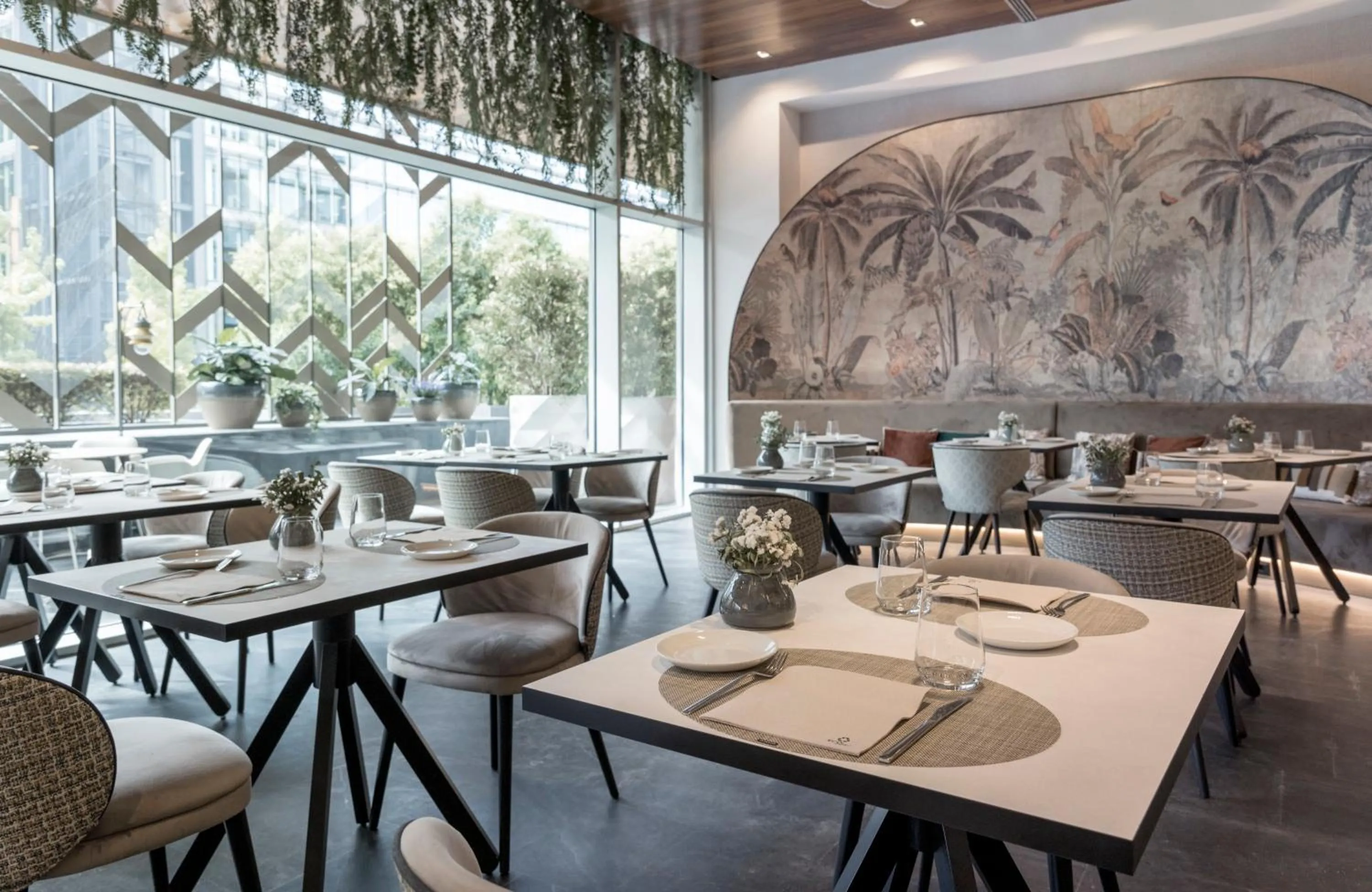 Restaurant/places to eat in Ilunion Atrium