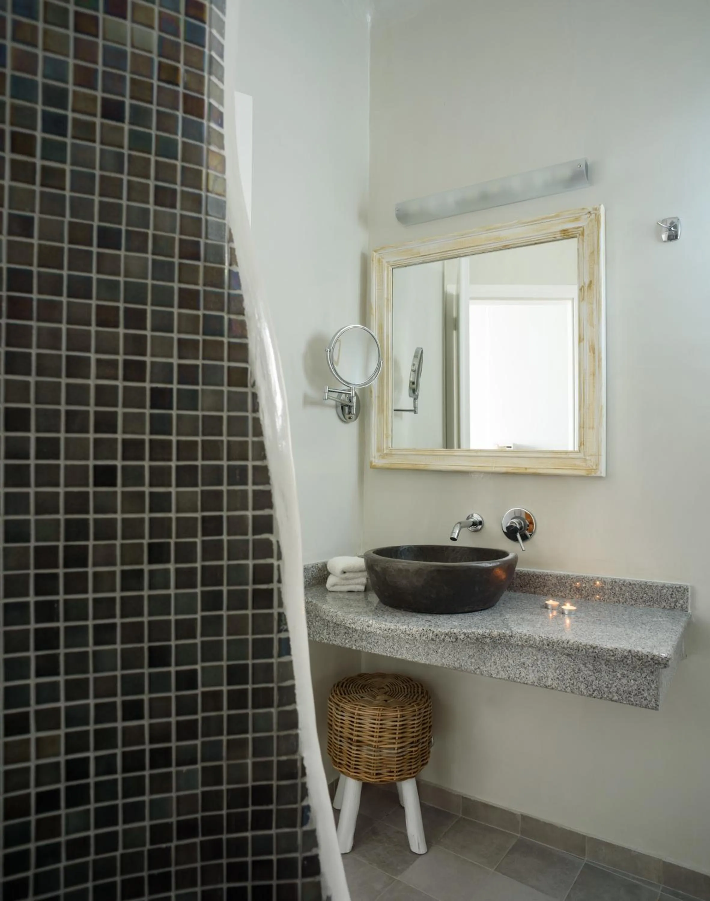 Bathroom in Vallas Apartments & Villas