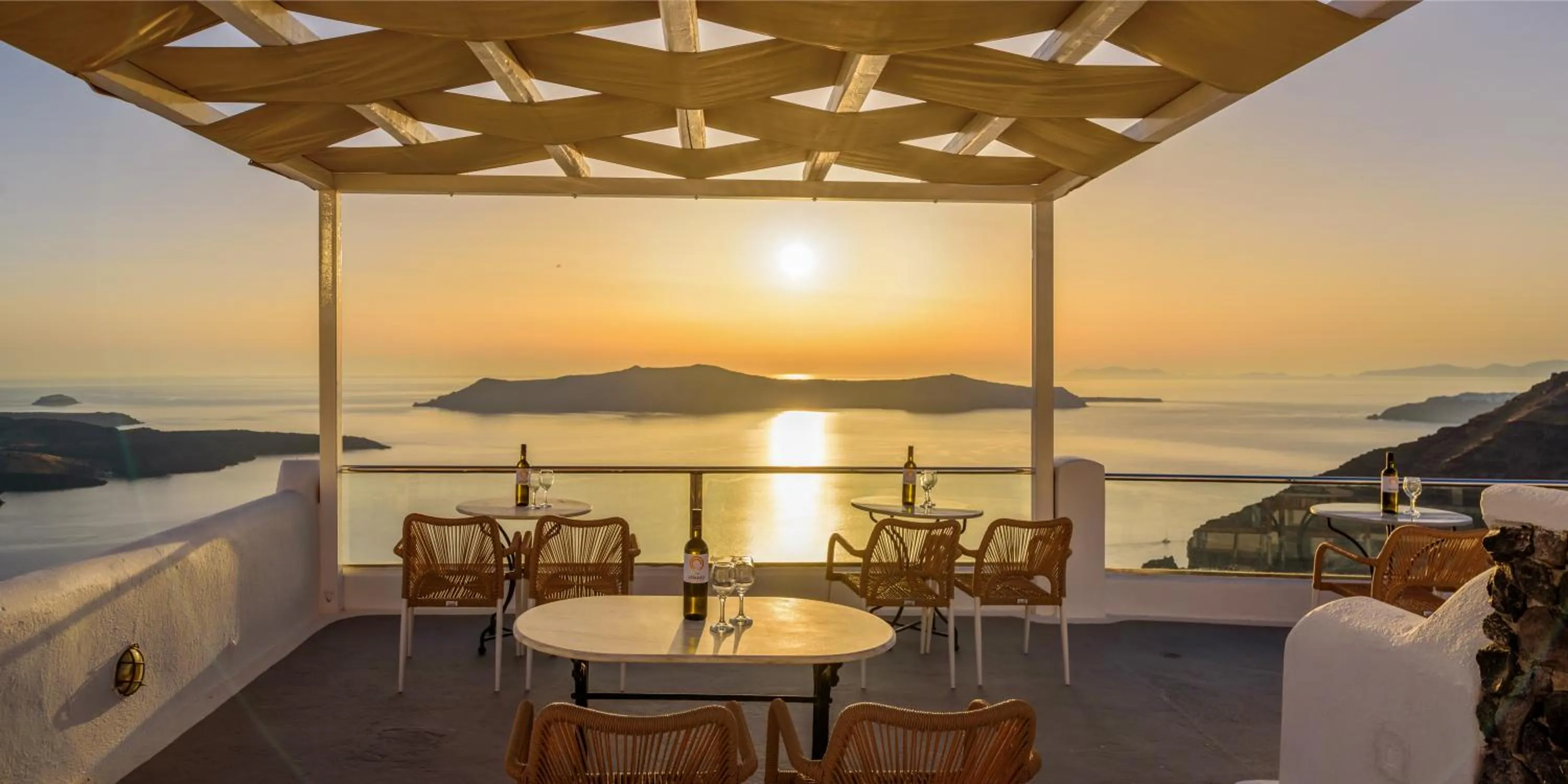 Property building in Vallas Apartments & Villas