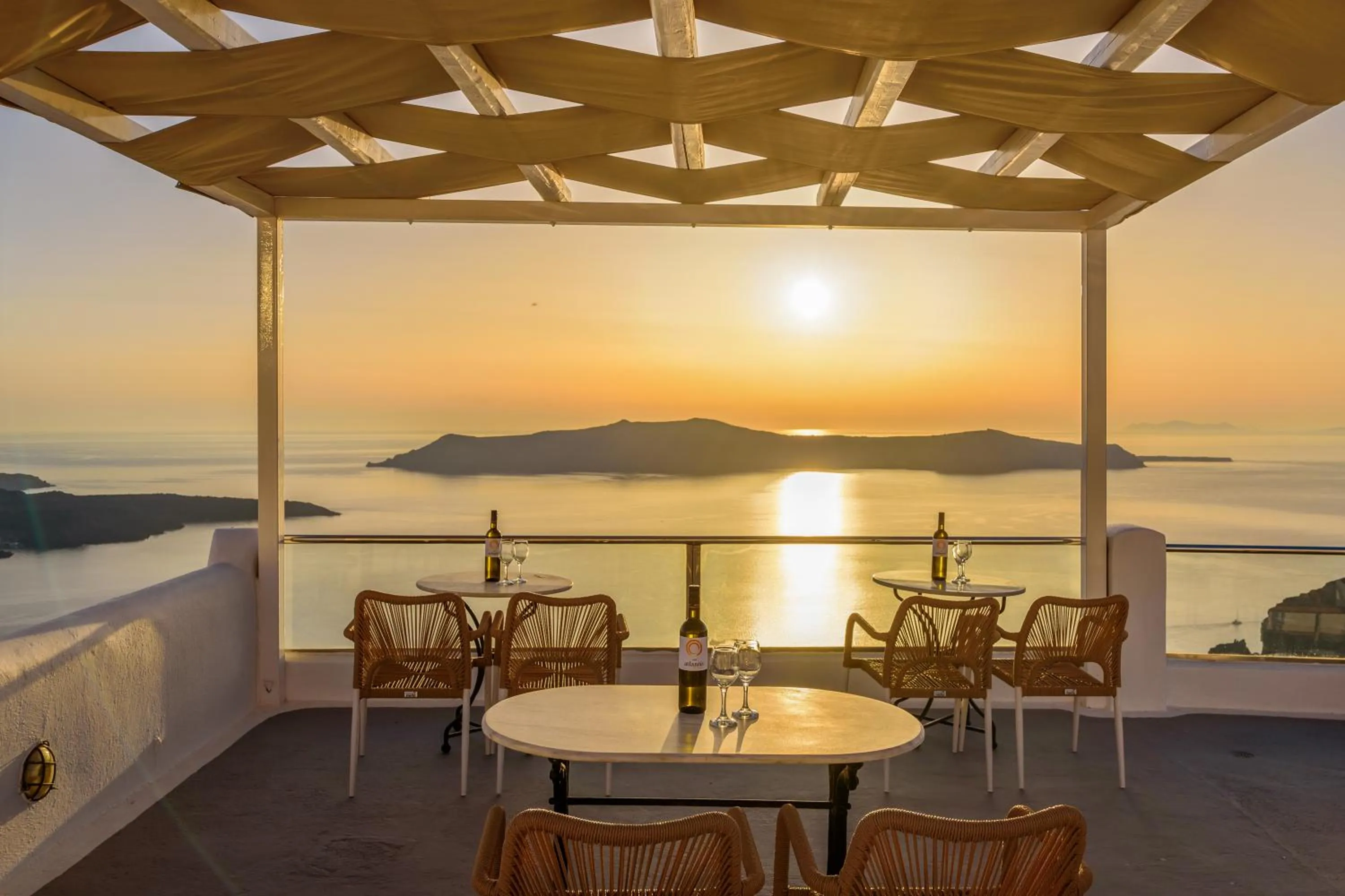 Property building in Vallas Apartments & Villas