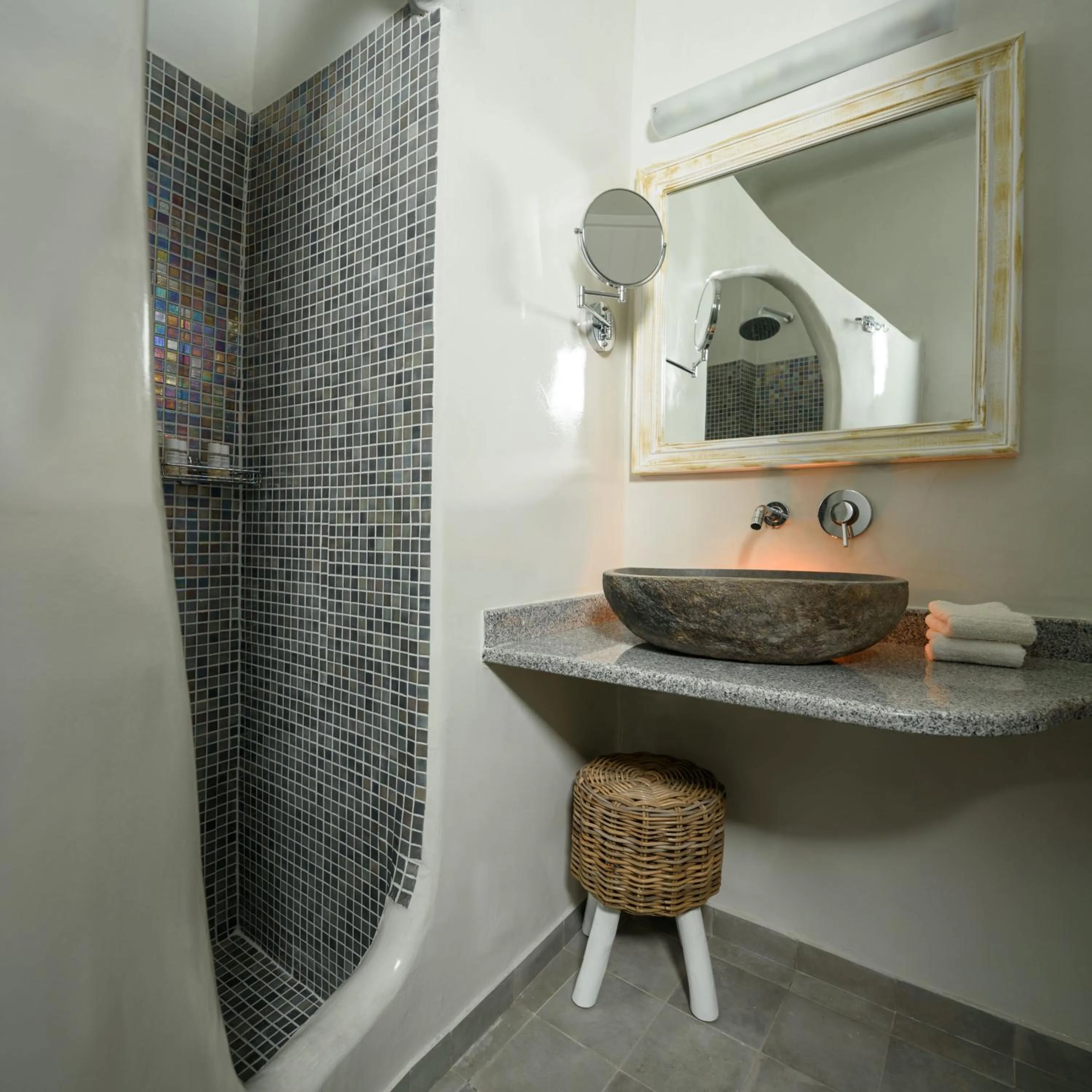 Bathroom in Vallas Apartments & Villas