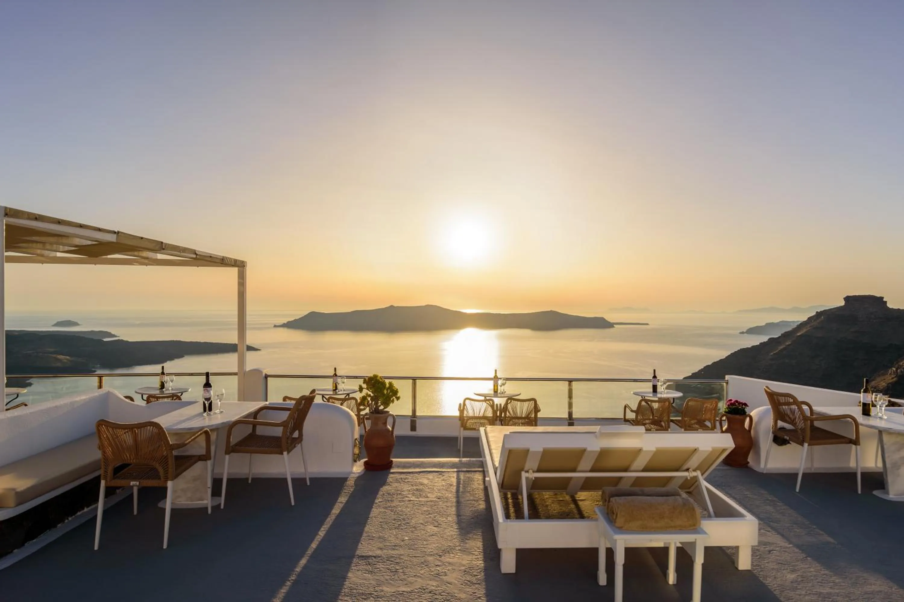 Property building in Vallas Apartments & Villas