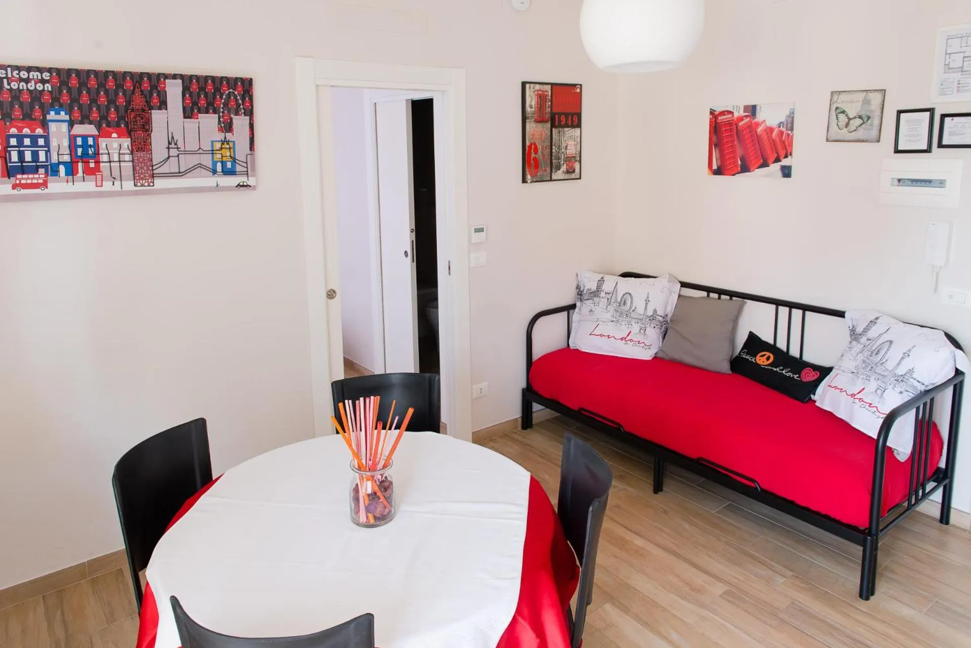 Living room, Bed in B&B Le City