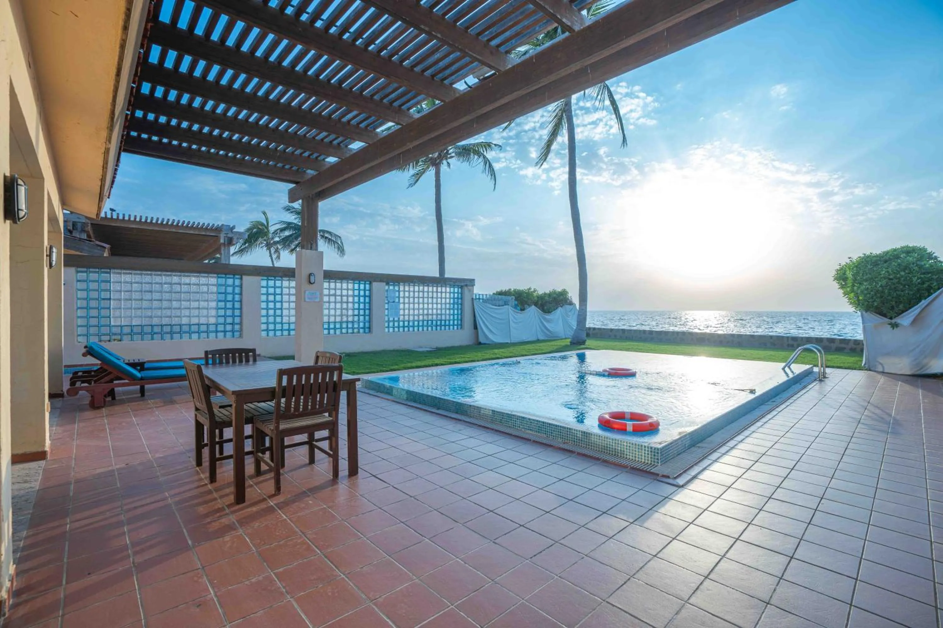 Swimming pool in Al Nawras Island Resort