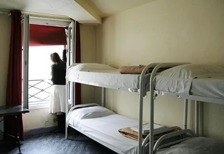 Bed in 4-Bed Female Dormitory Room in Aloha Hostel Eiffel Tower by Hiphophostels