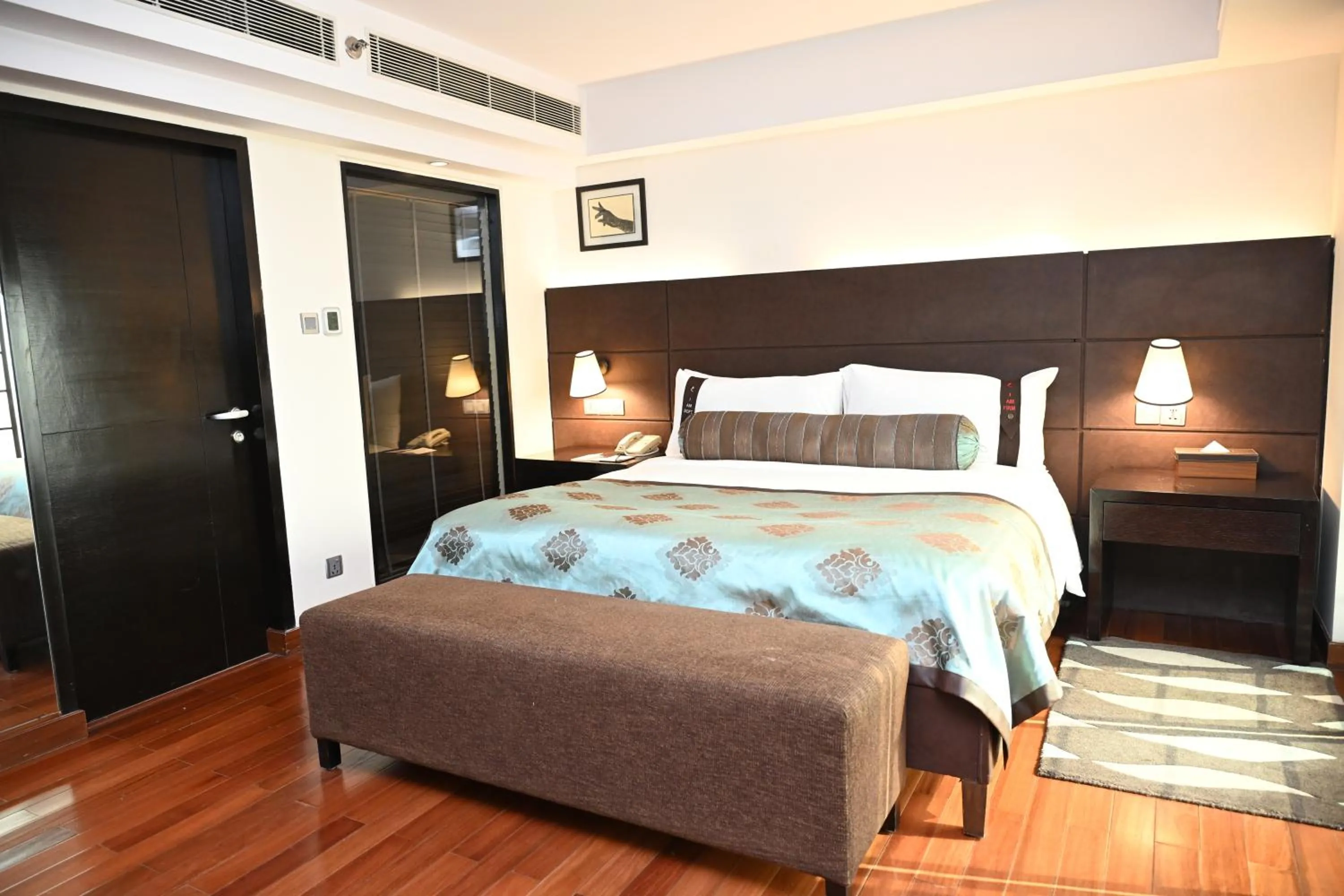 Bedroom, Bed in The LaLiT New Delhi