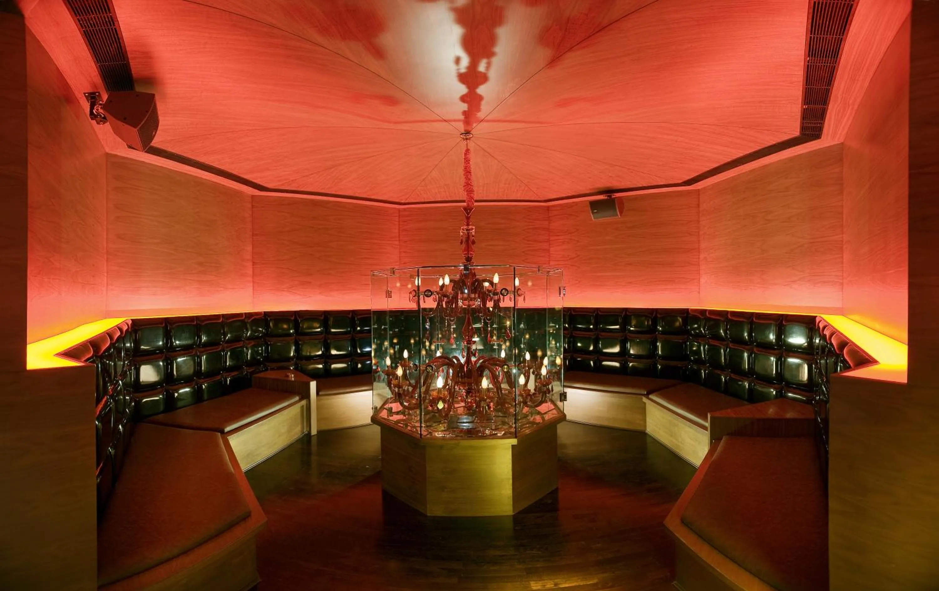 Nightclub / DJ in The LaLiT New Delhi