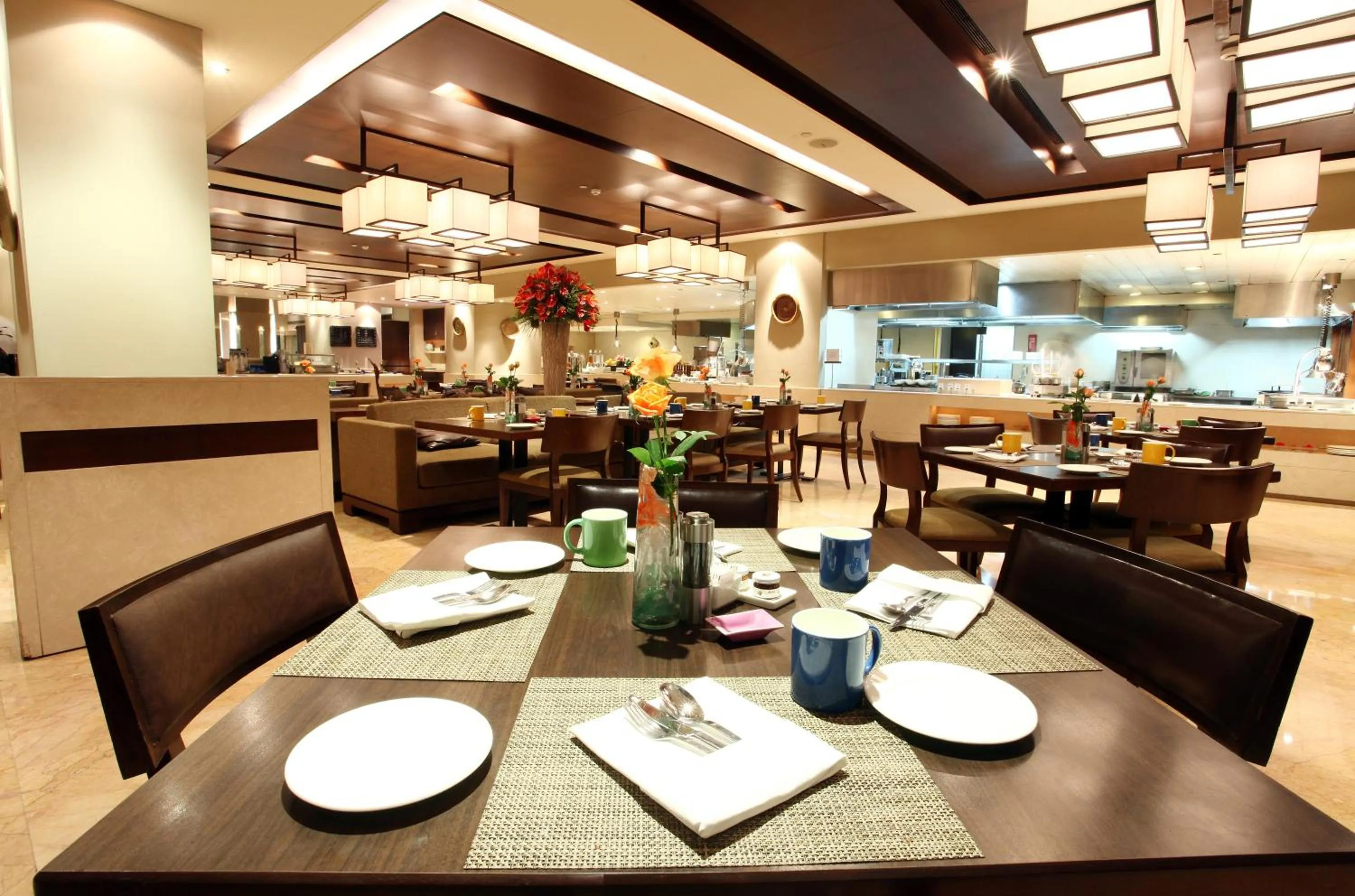 Restaurant/places to eat in The LaLiT New Delhi