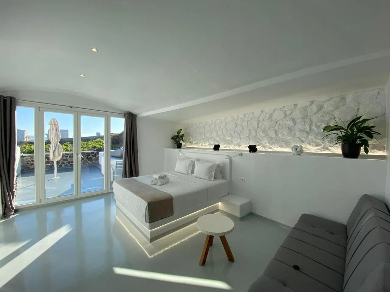 Bed in Serenità Luxury Suites