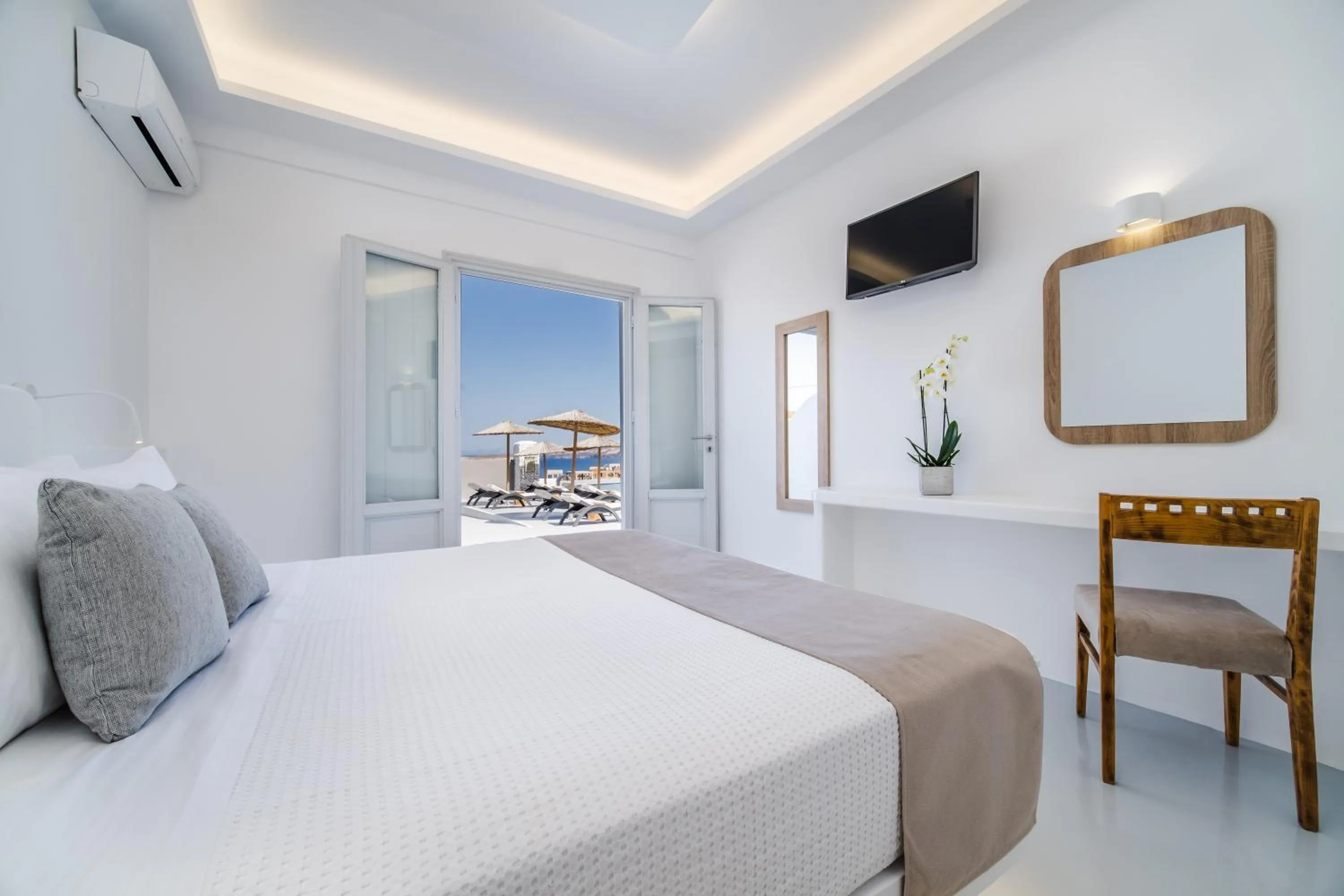 Bedroom, Bed in Serenità Luxury Suites