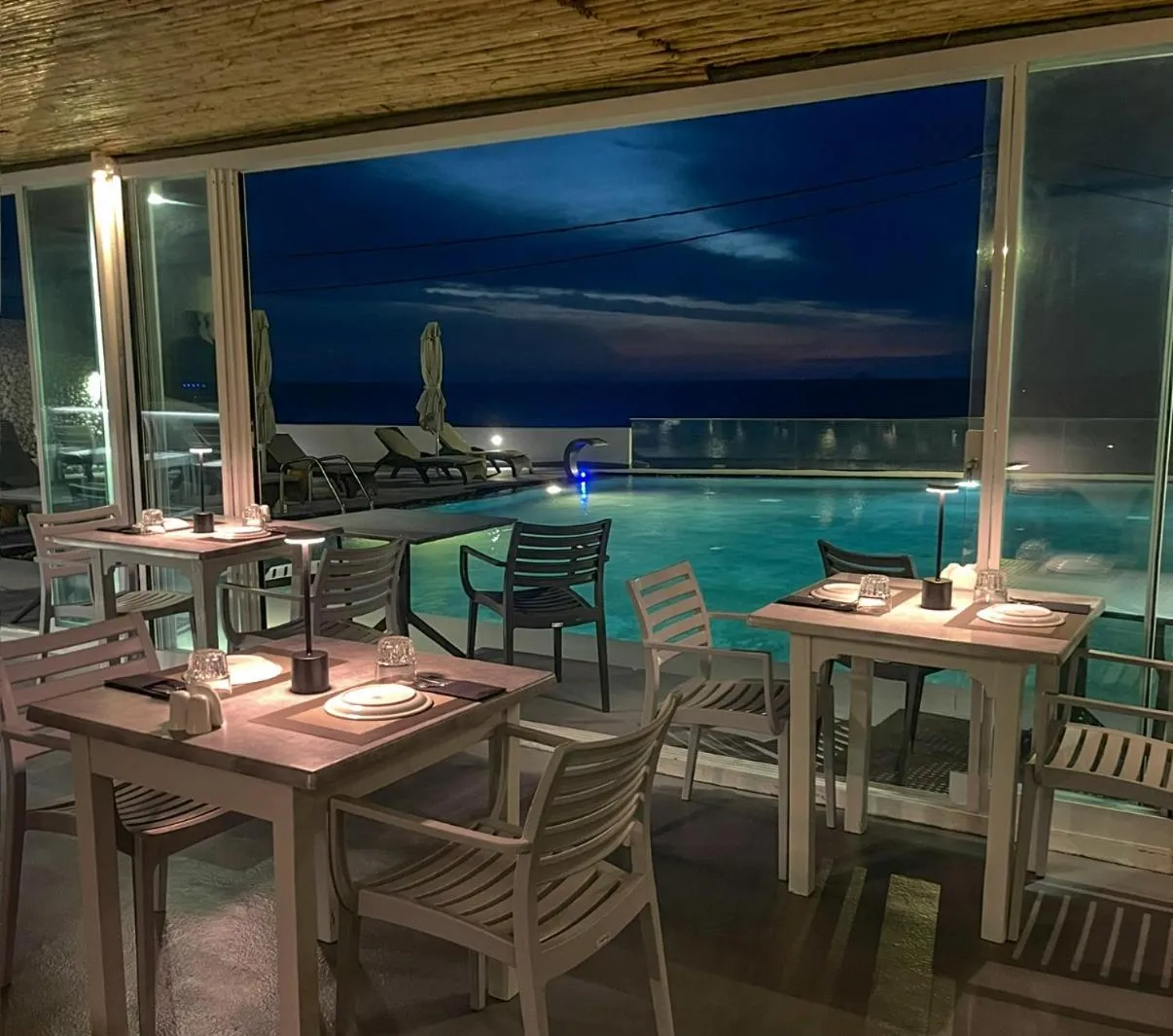 Restaurant/places to eat in Serenità Luxury Suites