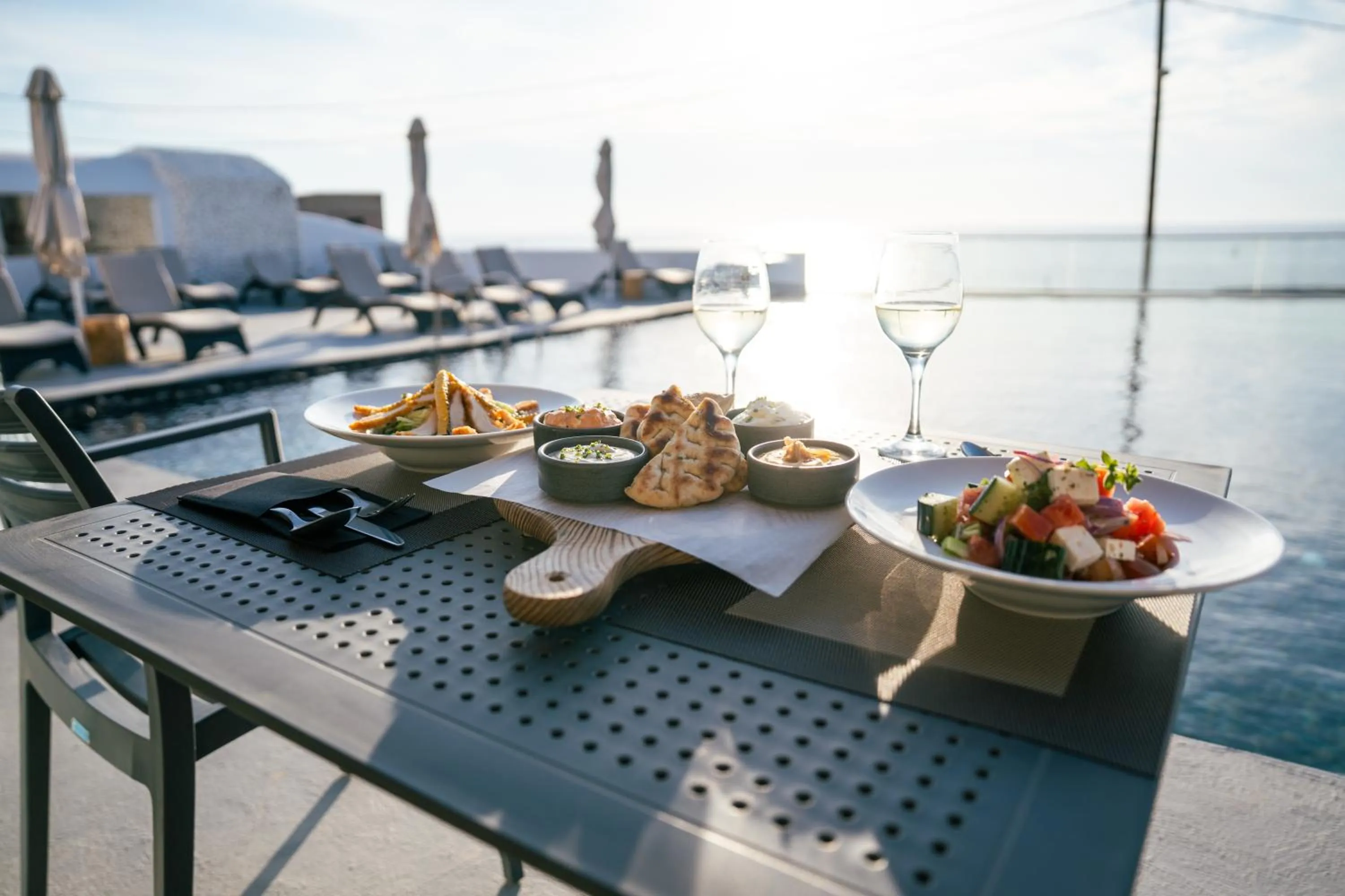 Restaurant/places to eat in Serenità Luxury Suites