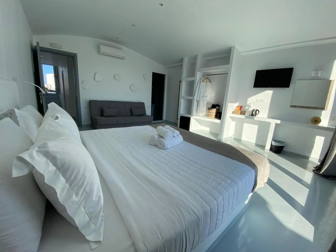 Bed in Serenità Luxury Suites