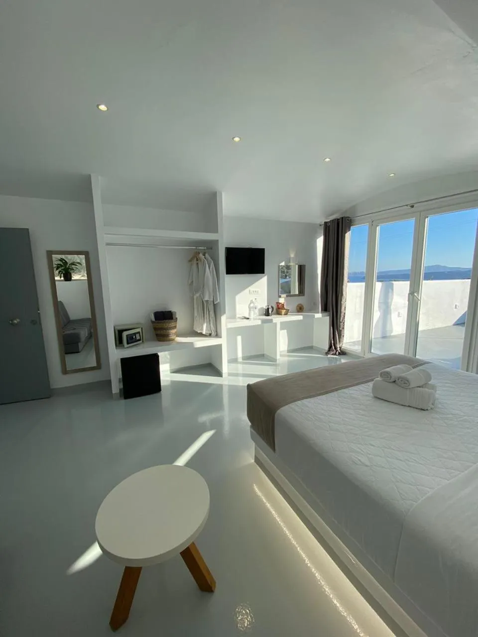 Bed in Serenità Luxury Suites