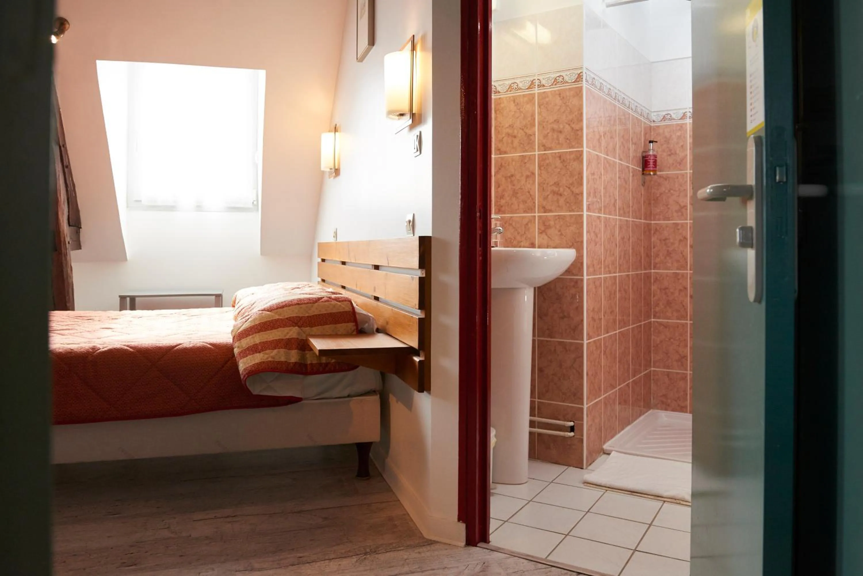 Family Double Room in chambres d'hotes du colvert