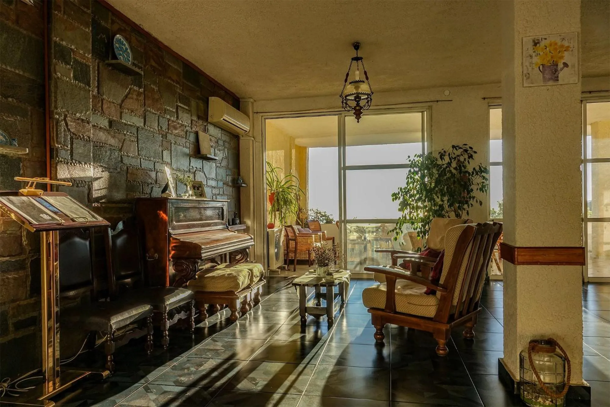 Living room in Sariza Spring Hotel