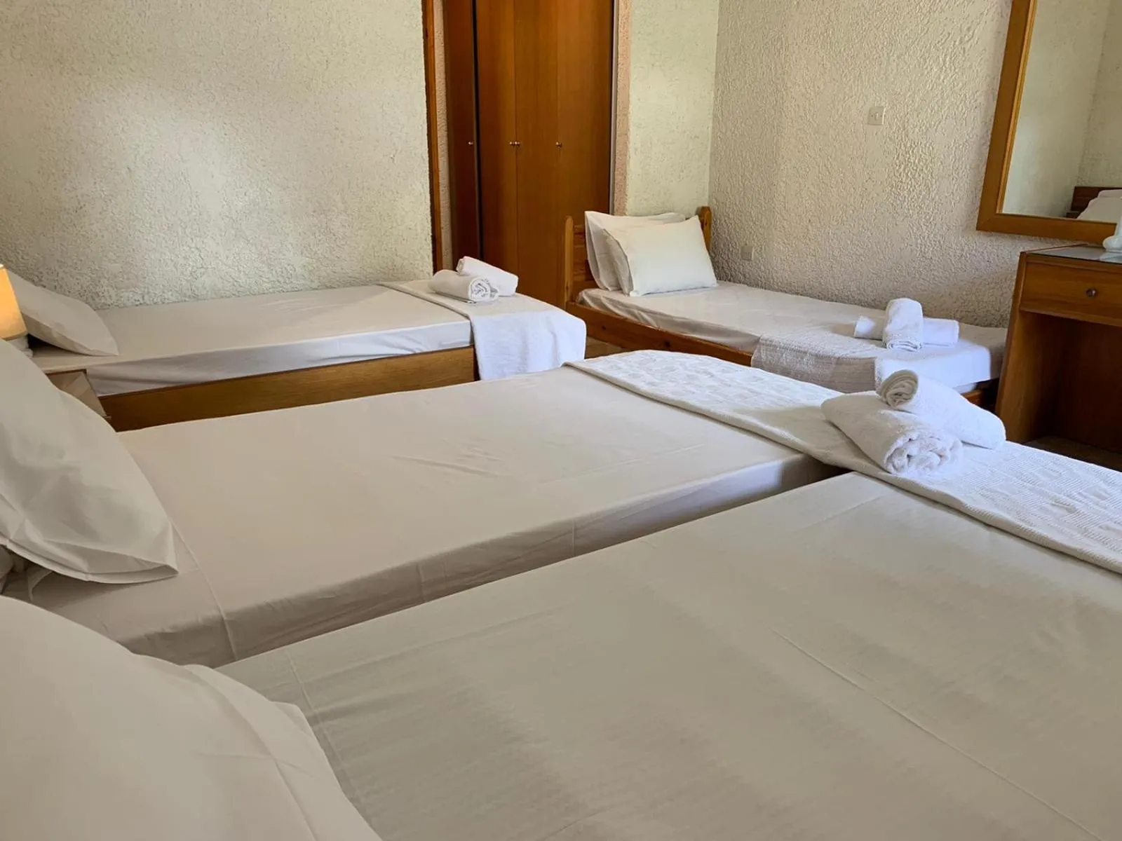 Photo of the whole room in Sariza Spring Hotel