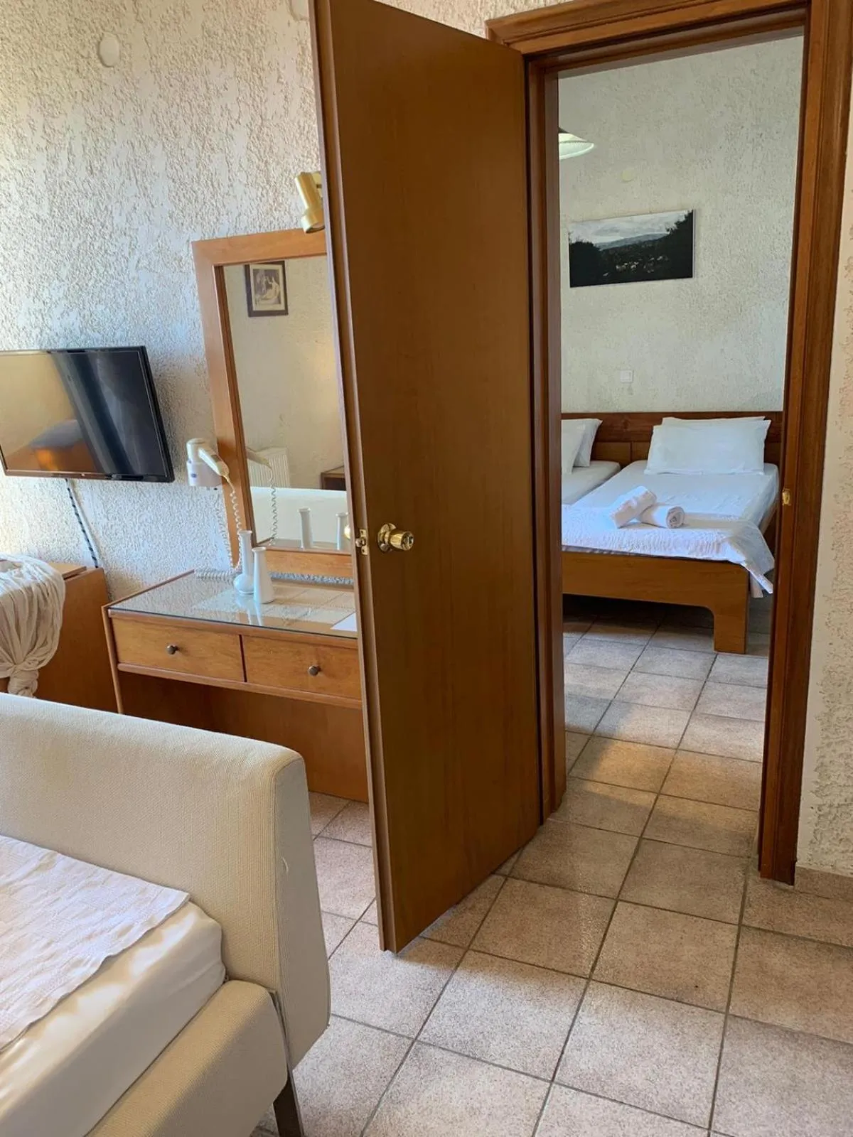 Photo of the whole room in Sariza Spring Hotel