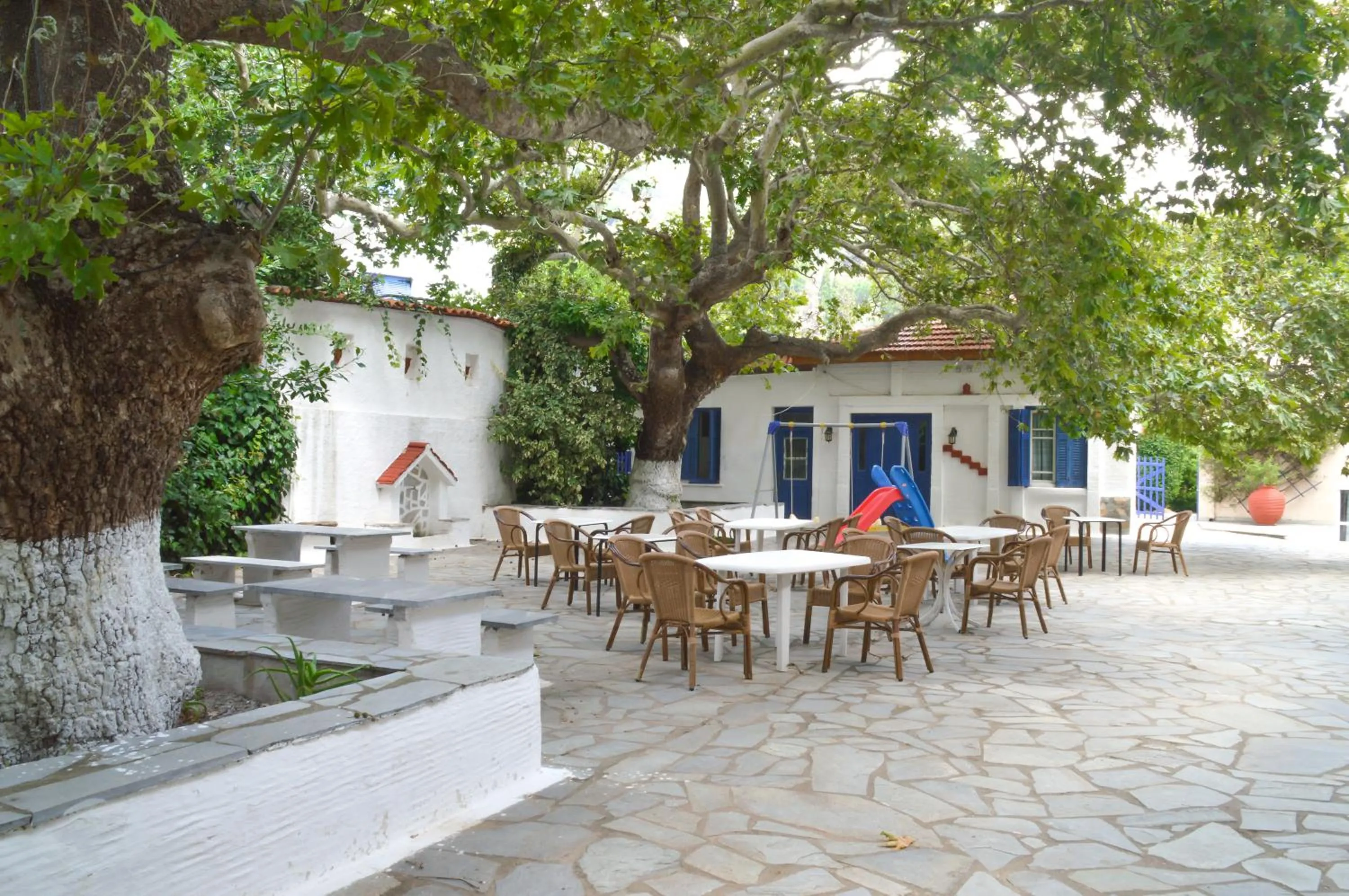 Property building in Sariza Spring Hotel