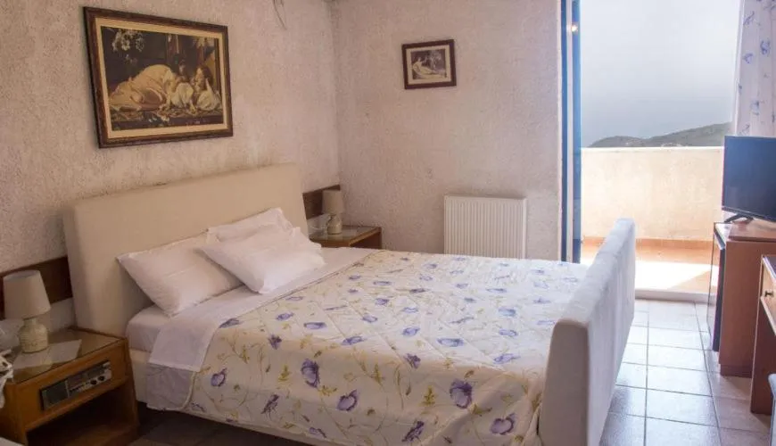 Bedroom in Sariza Spring Hotel