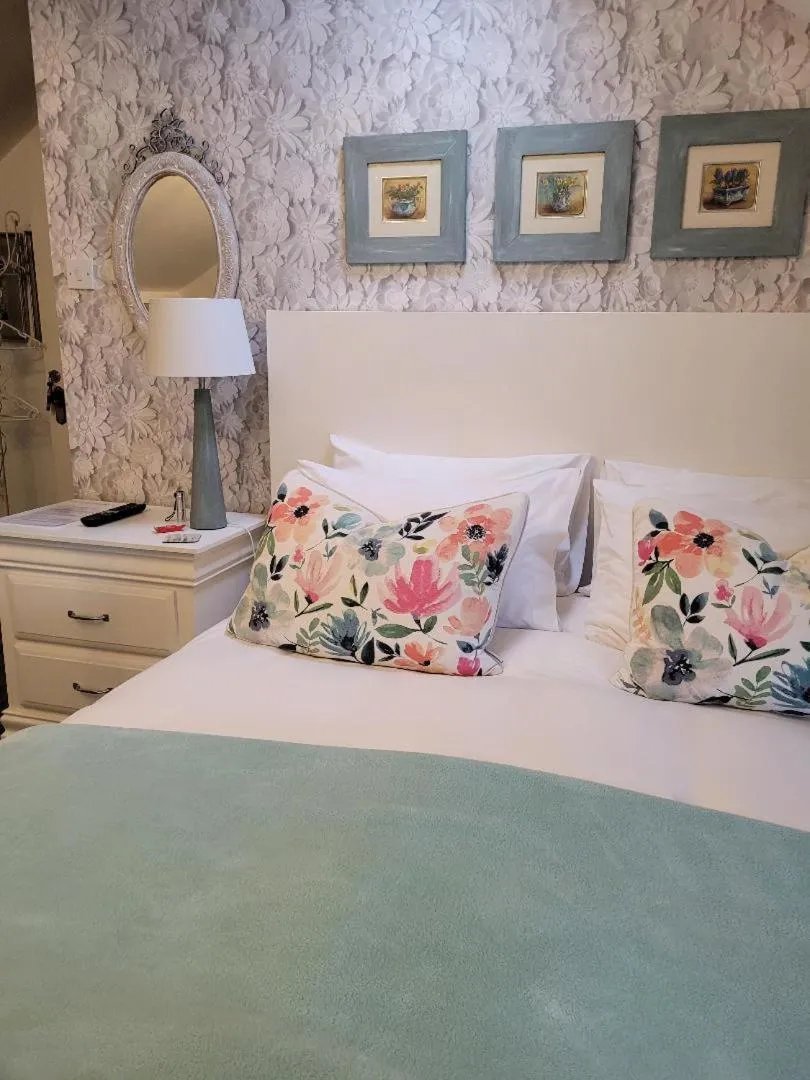 Bedroom, Bed in The Bridges B&B